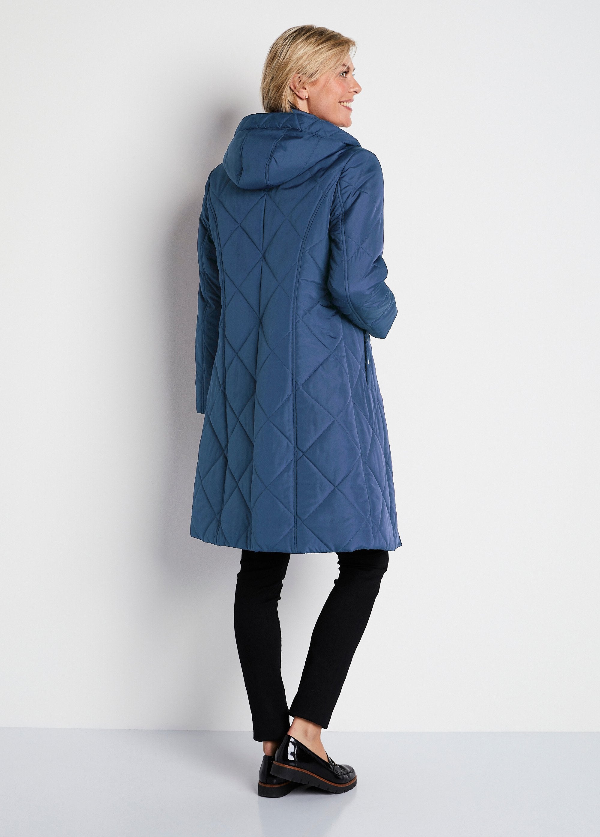 Cappotto_invernale_lungo_trapuntato_con_cappuccio_BLU_DO1_slim