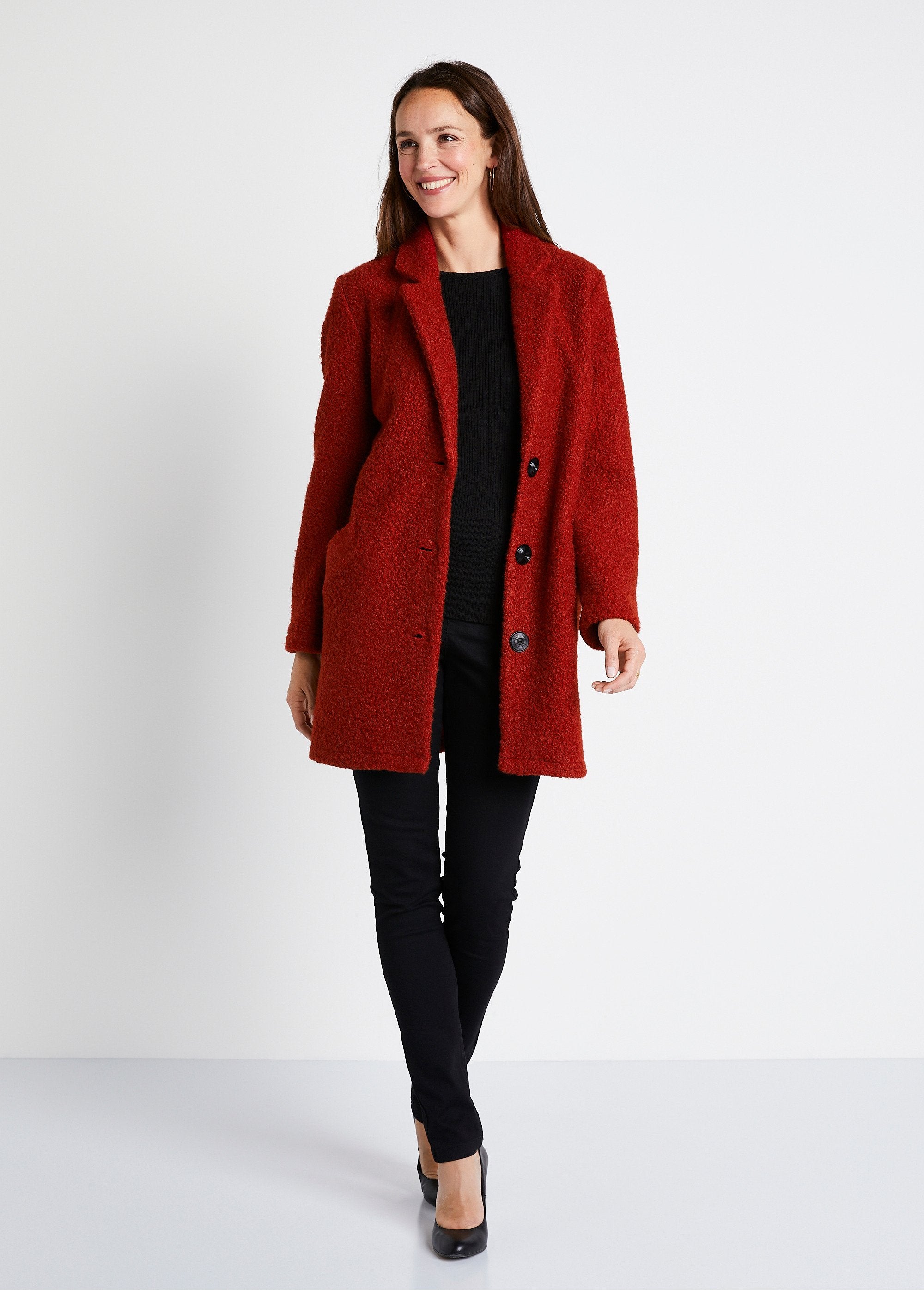 Cappotto_bouclette_abbottonato_di_media_lunghezza_Tomette_SF1_slim