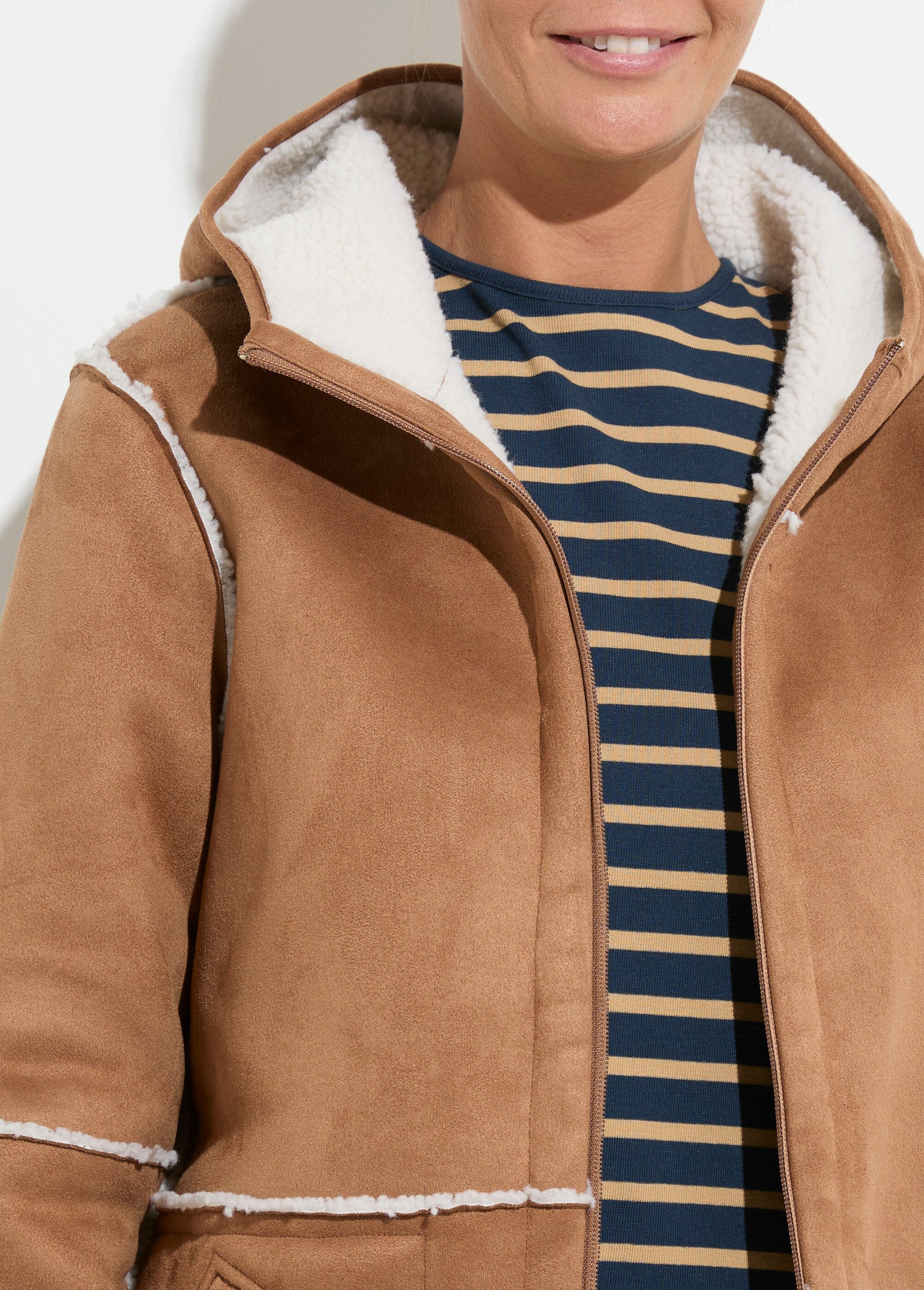 Cappotto_con_cappuccio_in_calda_lana_effetto_pelle_con_cerniera_Camel_DE1_slim