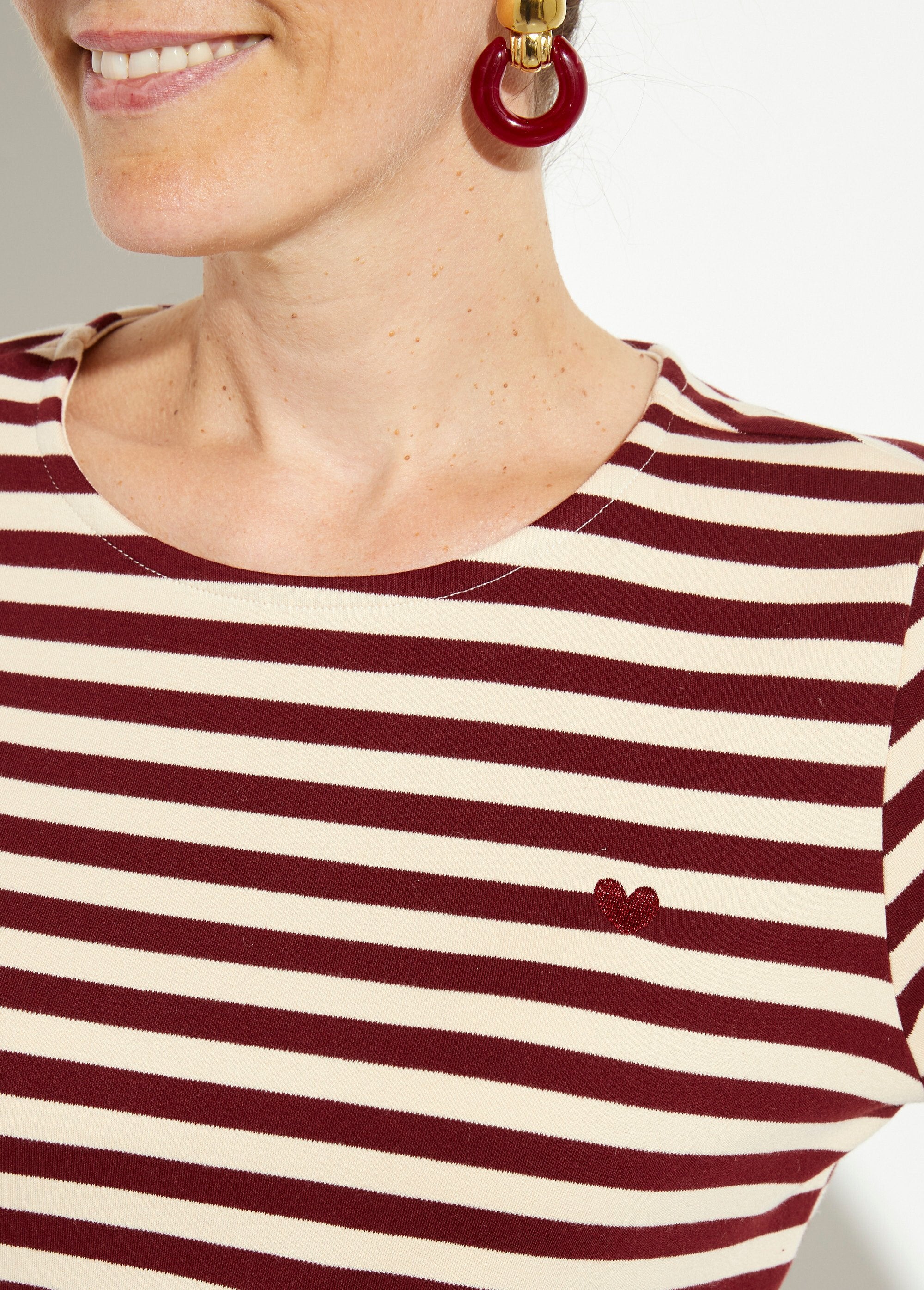 Cappello_da_marinaio_con_ricamo_a_cuore_e_scollo_a_pallina_Bordeaux__DE1_slim
