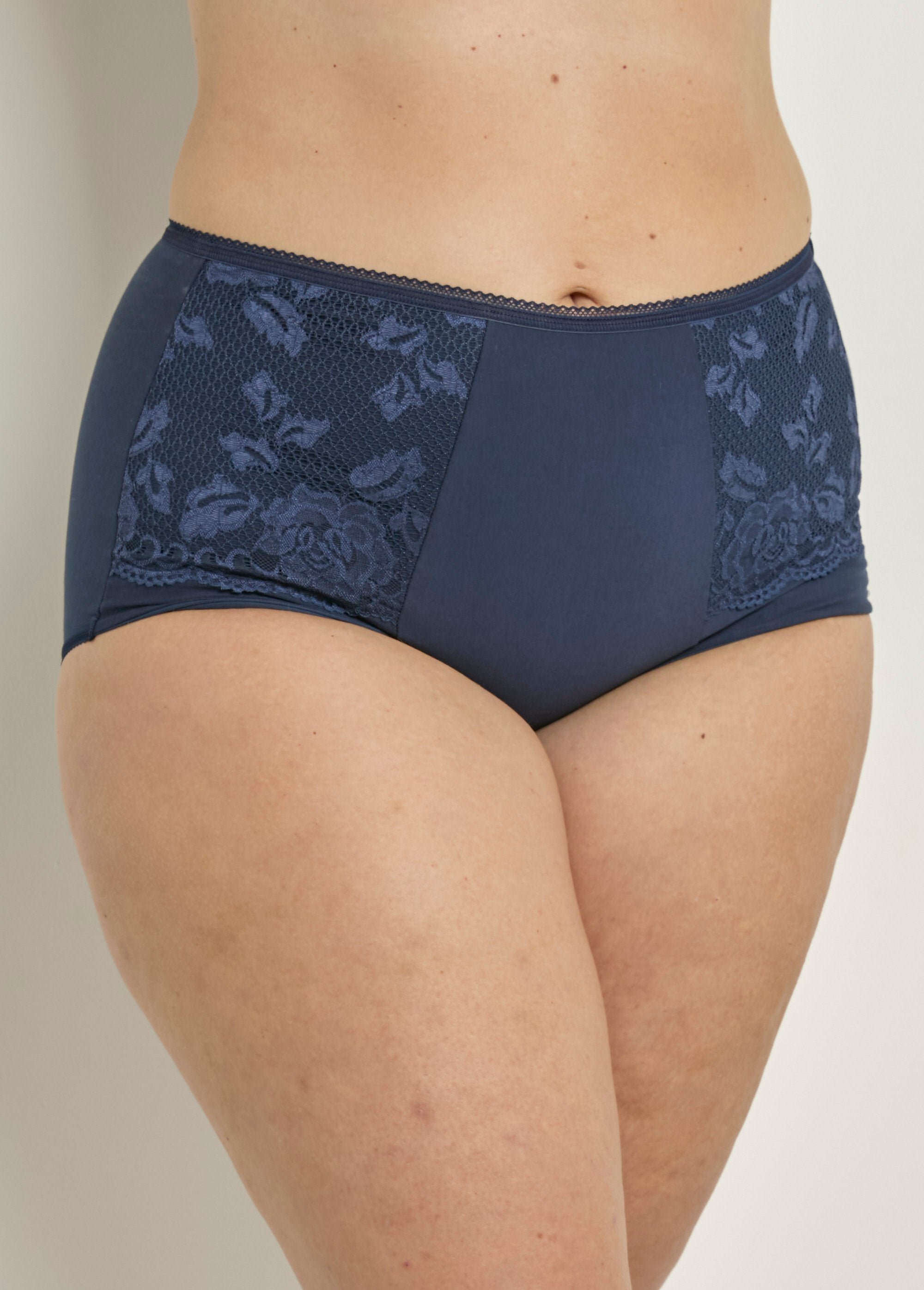 Miss_Mary®_-_Gaine-culotte_taille_haute_dentelle_Marine_FA1_curvy