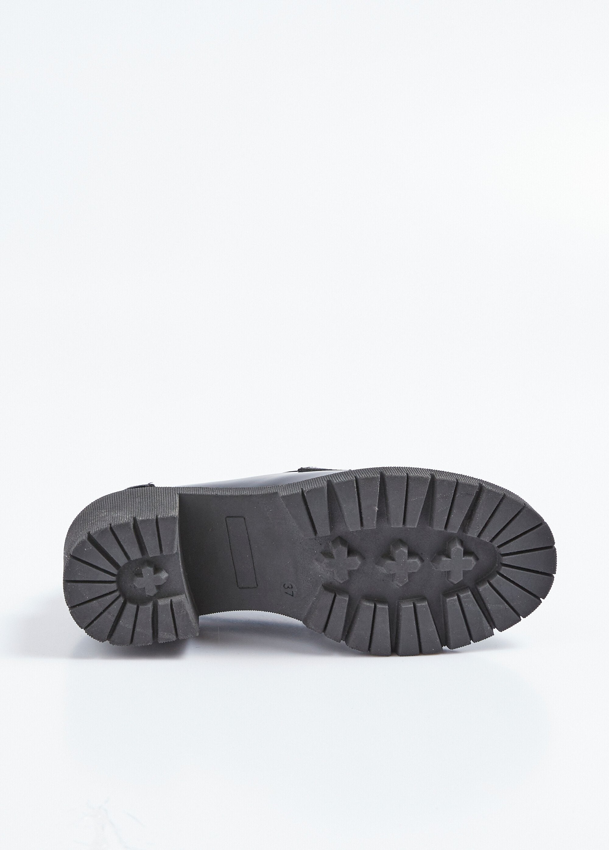 Mocassini_con_tacco_e_suola_dentellata_Noir_UN1_slim