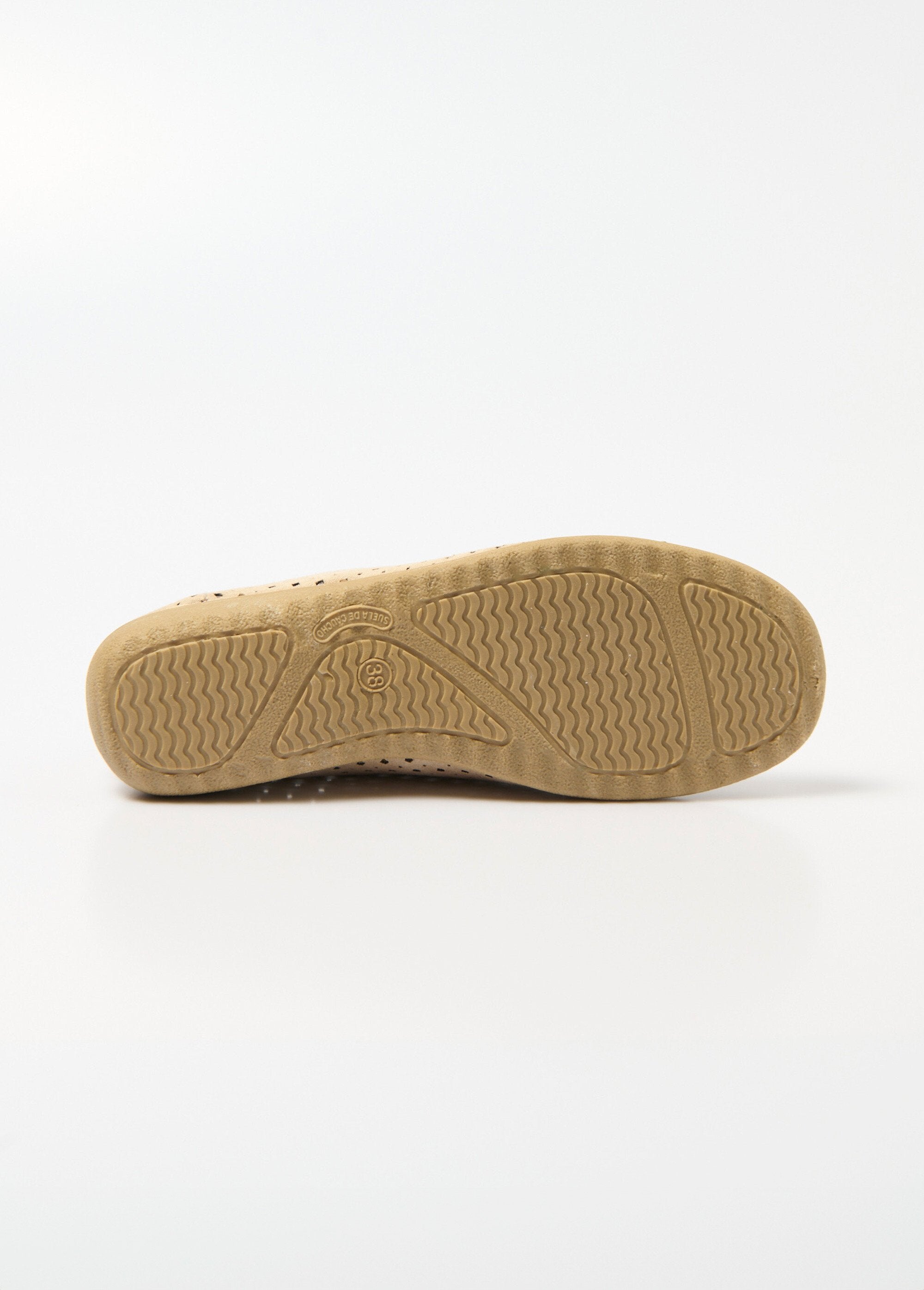 Mocassins_élastiqués_perforés_largeur_confort_Beige_UN1_slim