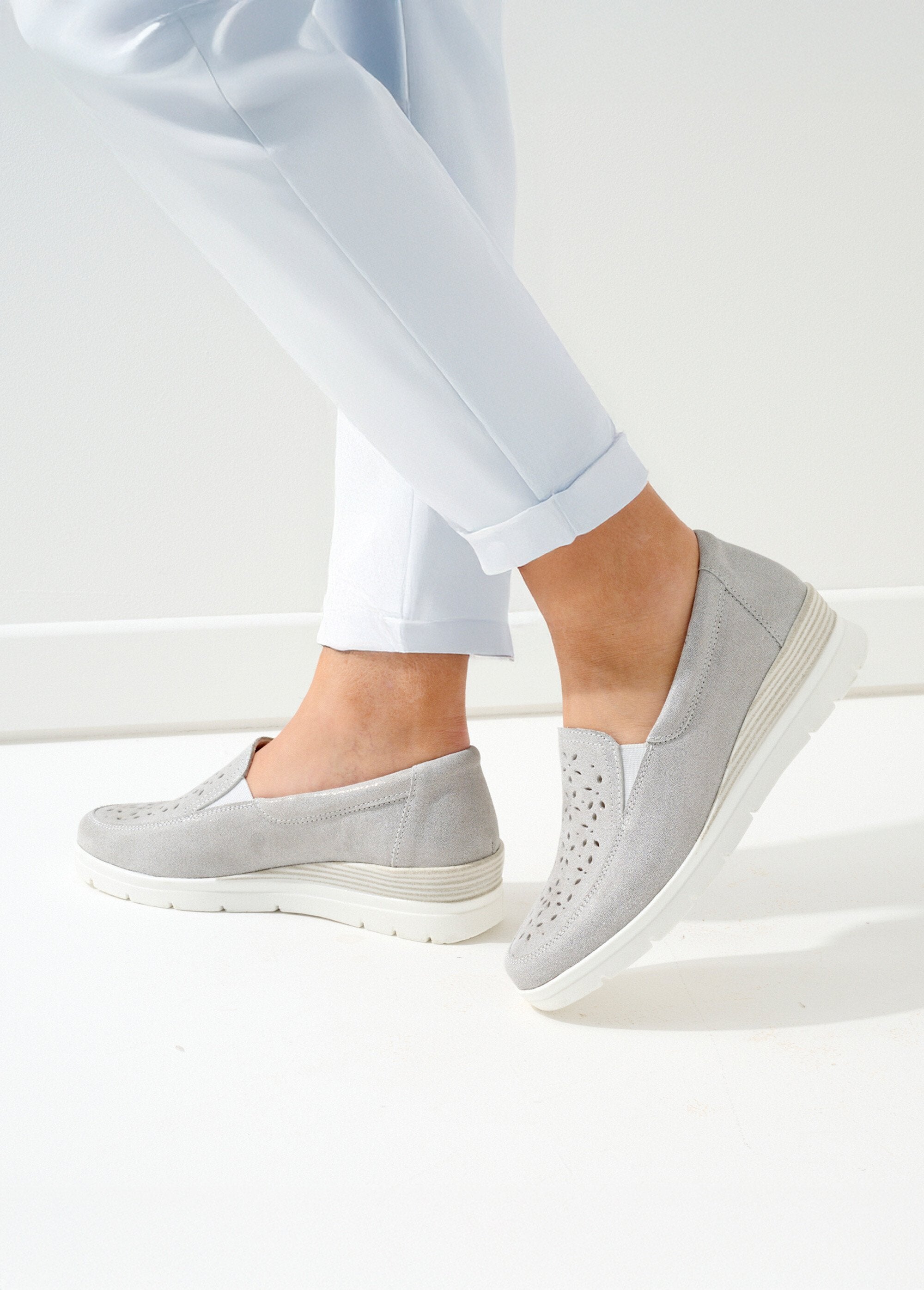 Mocassini_larghi_in_pelle_lucida_ARGENTO_SF1_slim