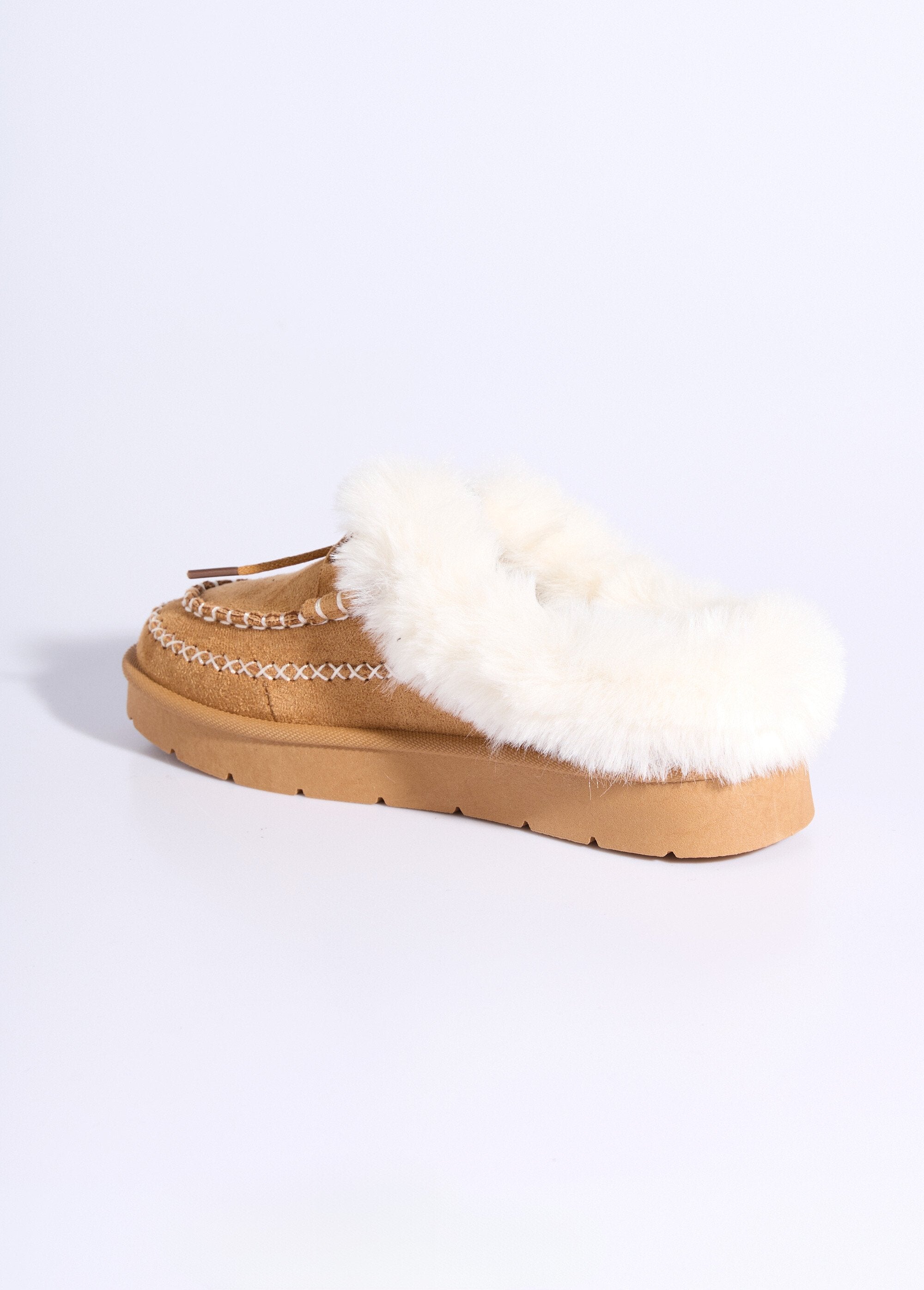 Mocassini_indiani_in_pelliccia_e_treccia_Camel_DO1_slim