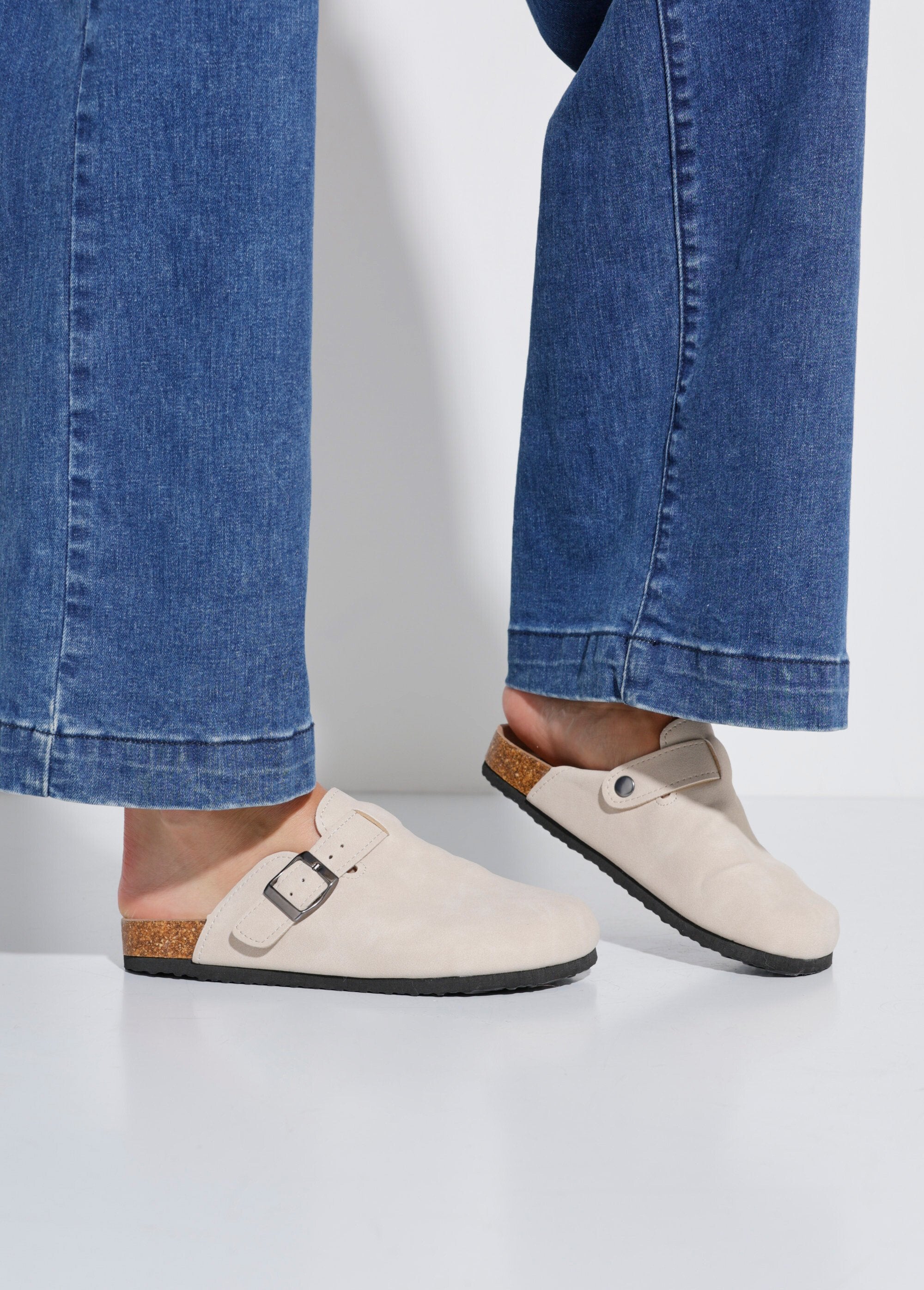 Mules_con_fibbia_e_suola_anatomica_Beige_SF1_slim