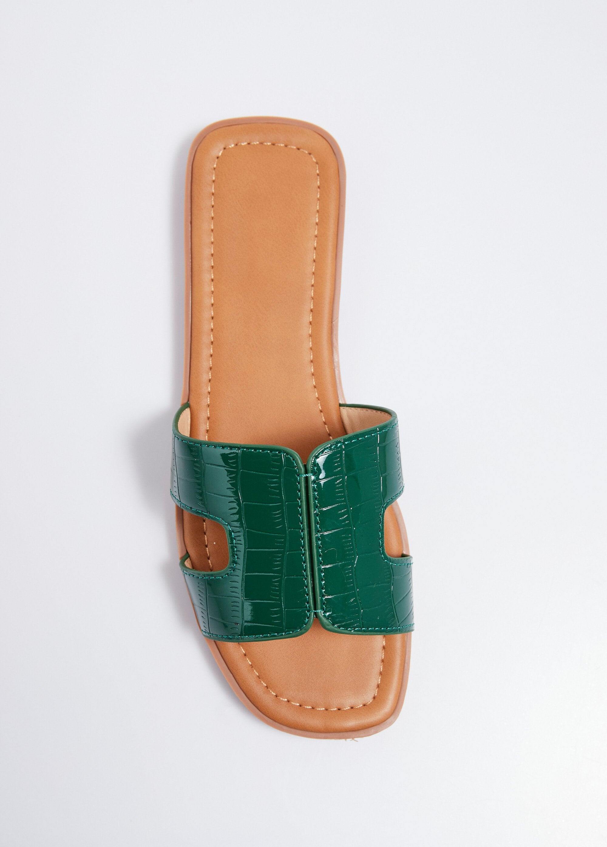 Mules_piatte_in_vernice,_finta_pelle_di_coccodrillo_Vernis_vert_OV1_slim