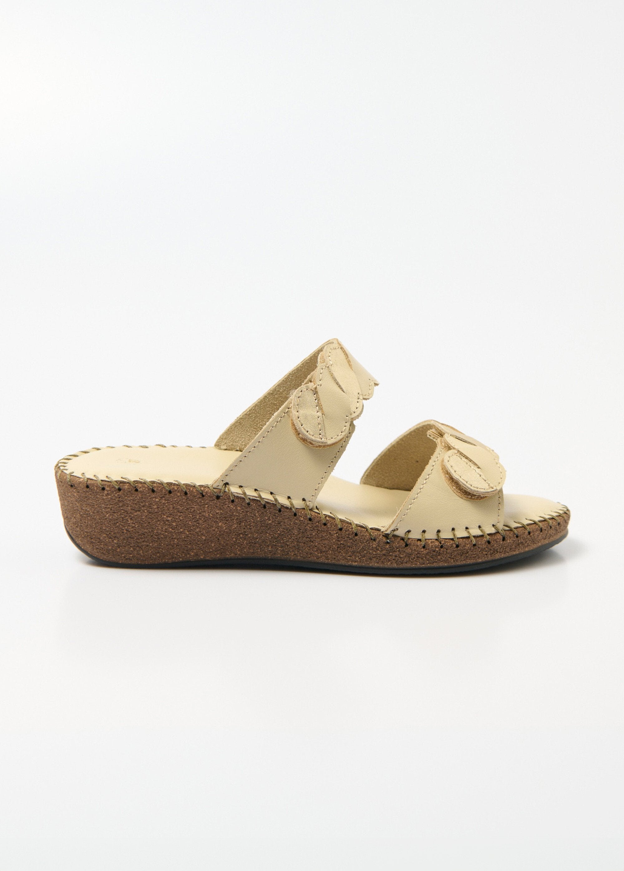 Mules_scratchées_compensées_cuir_largeur_confort_Beige_DR1_slim