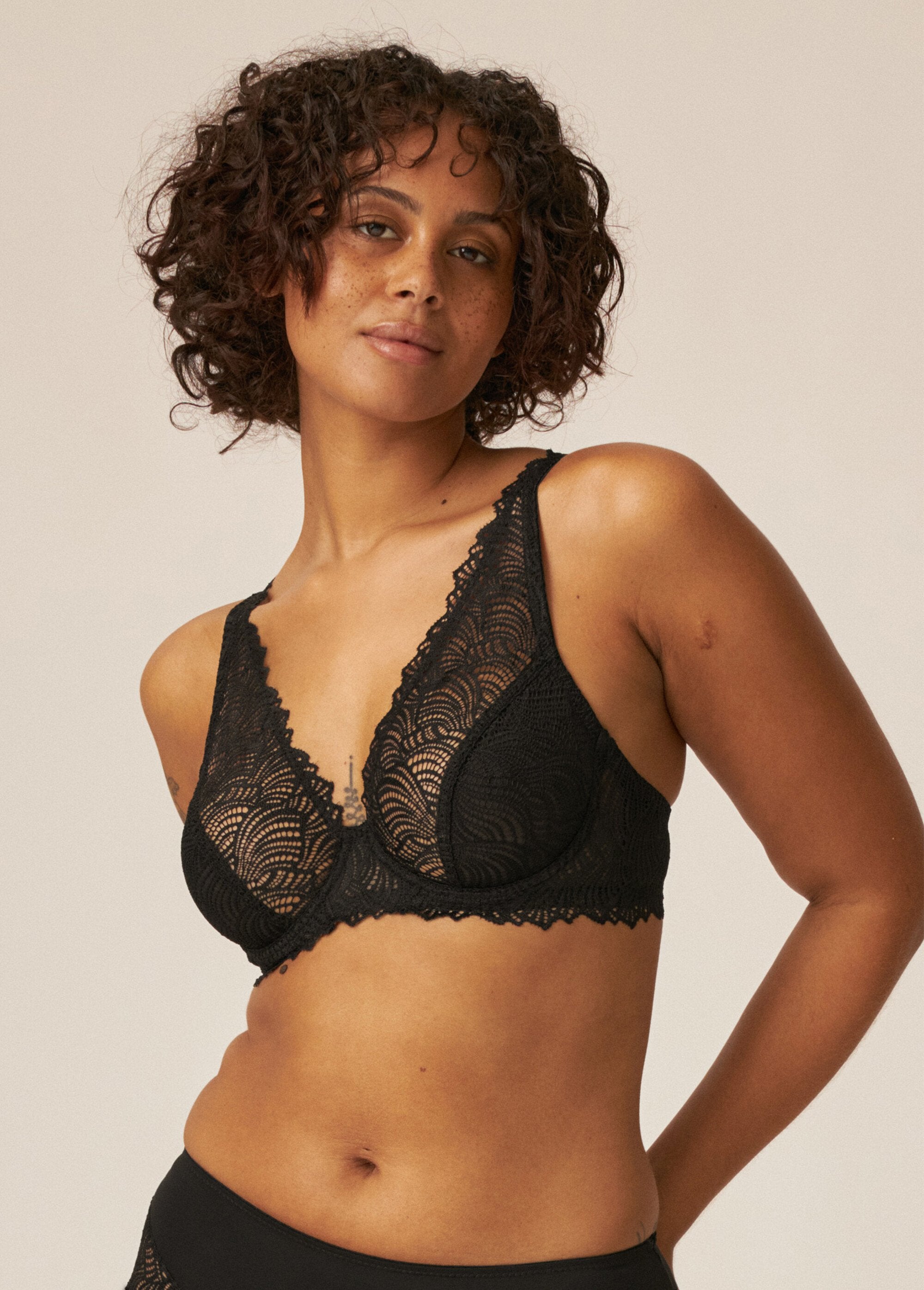 ®_Naturana_-_Reggiseno_a_foulard_con_ferretto_NERO_FA1_slim