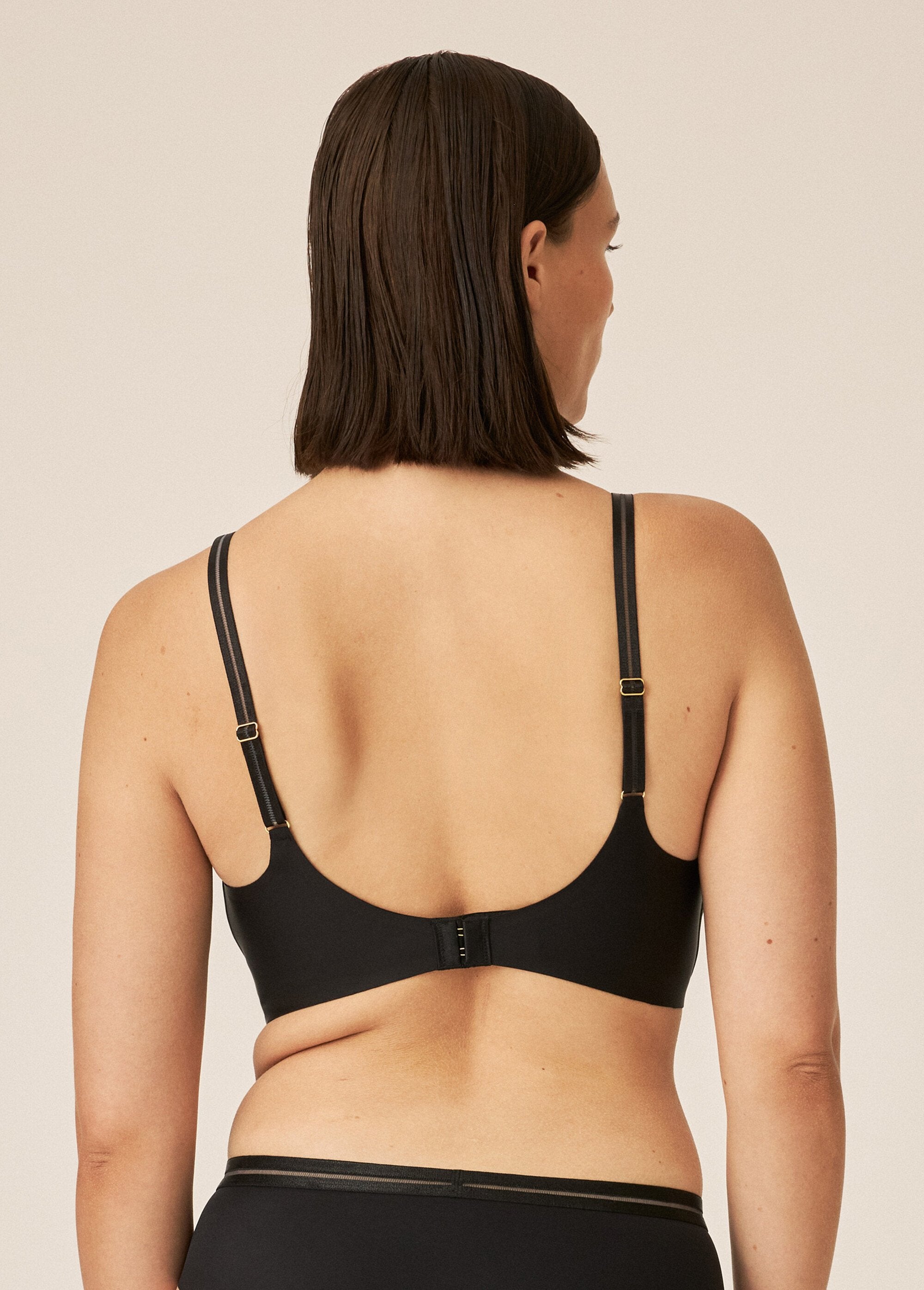 ®_Naturana_-_Reggiseno_invisibile_con_ferretto_NERO_DO1_slim