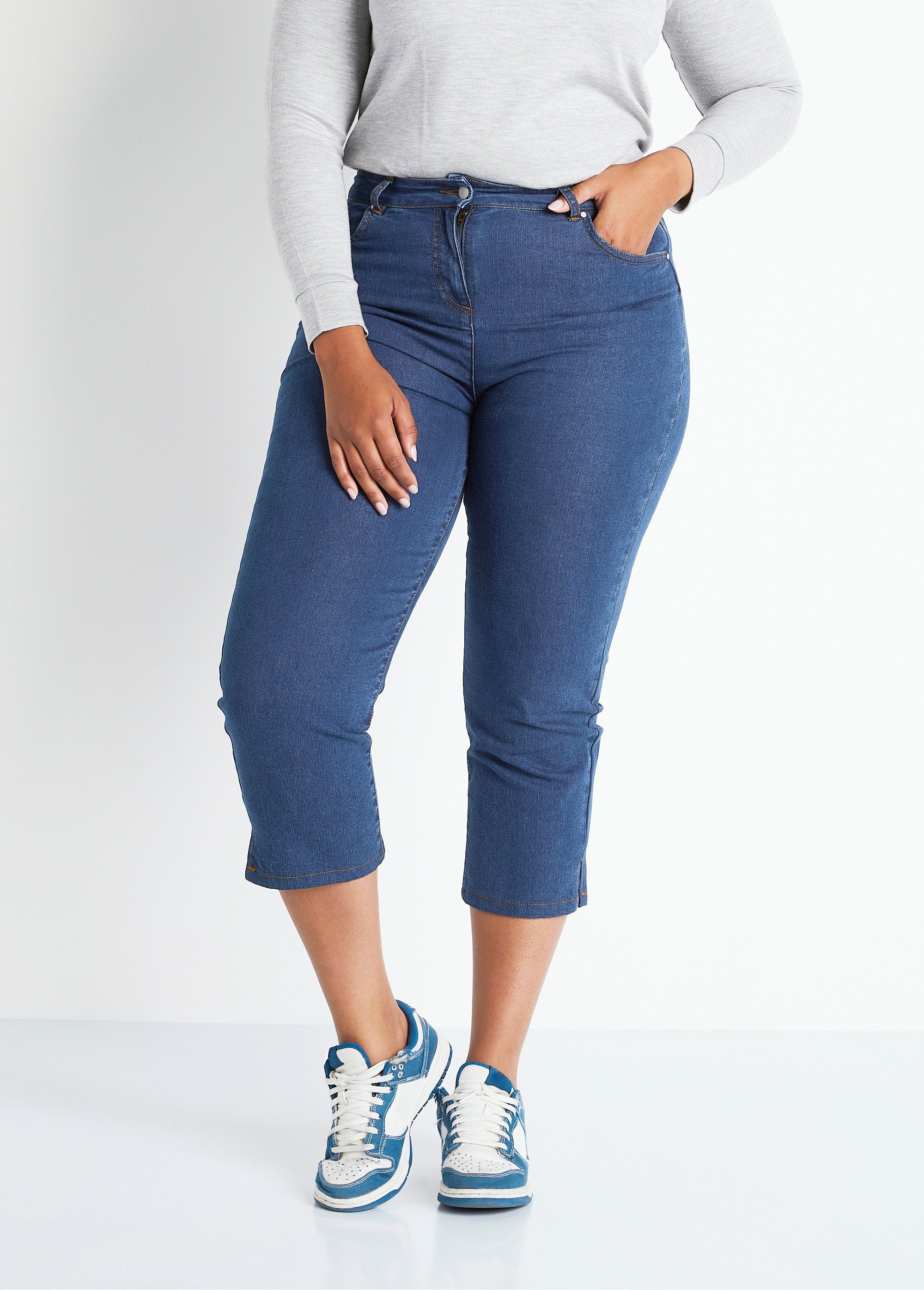 Pantaloni_in_denim_stretch_con_cintura_in_vita_Blu_FA1_curvy