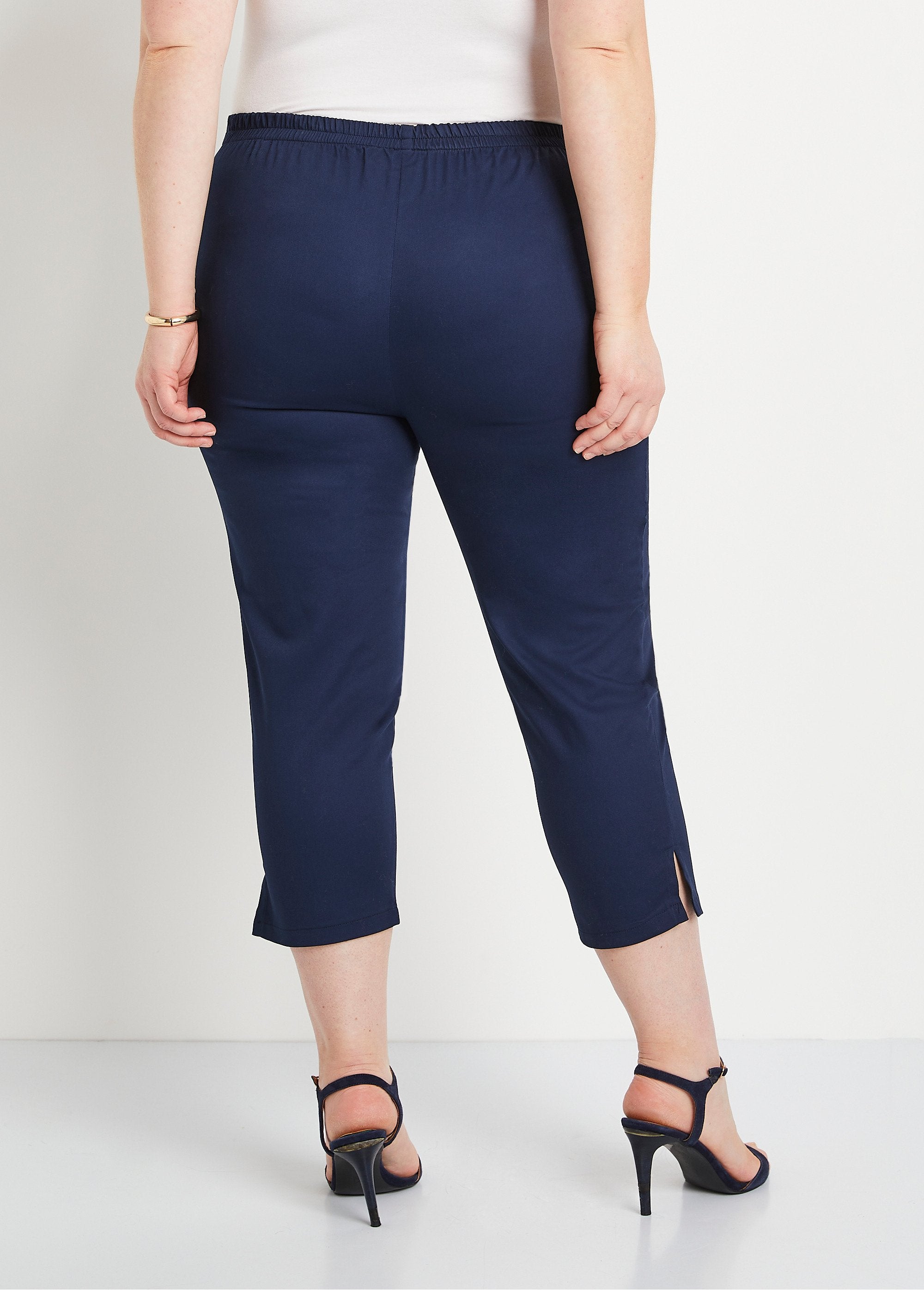 Pantaloncini_in_raso_semi-elasticizzati_Marino_DO1_curvy