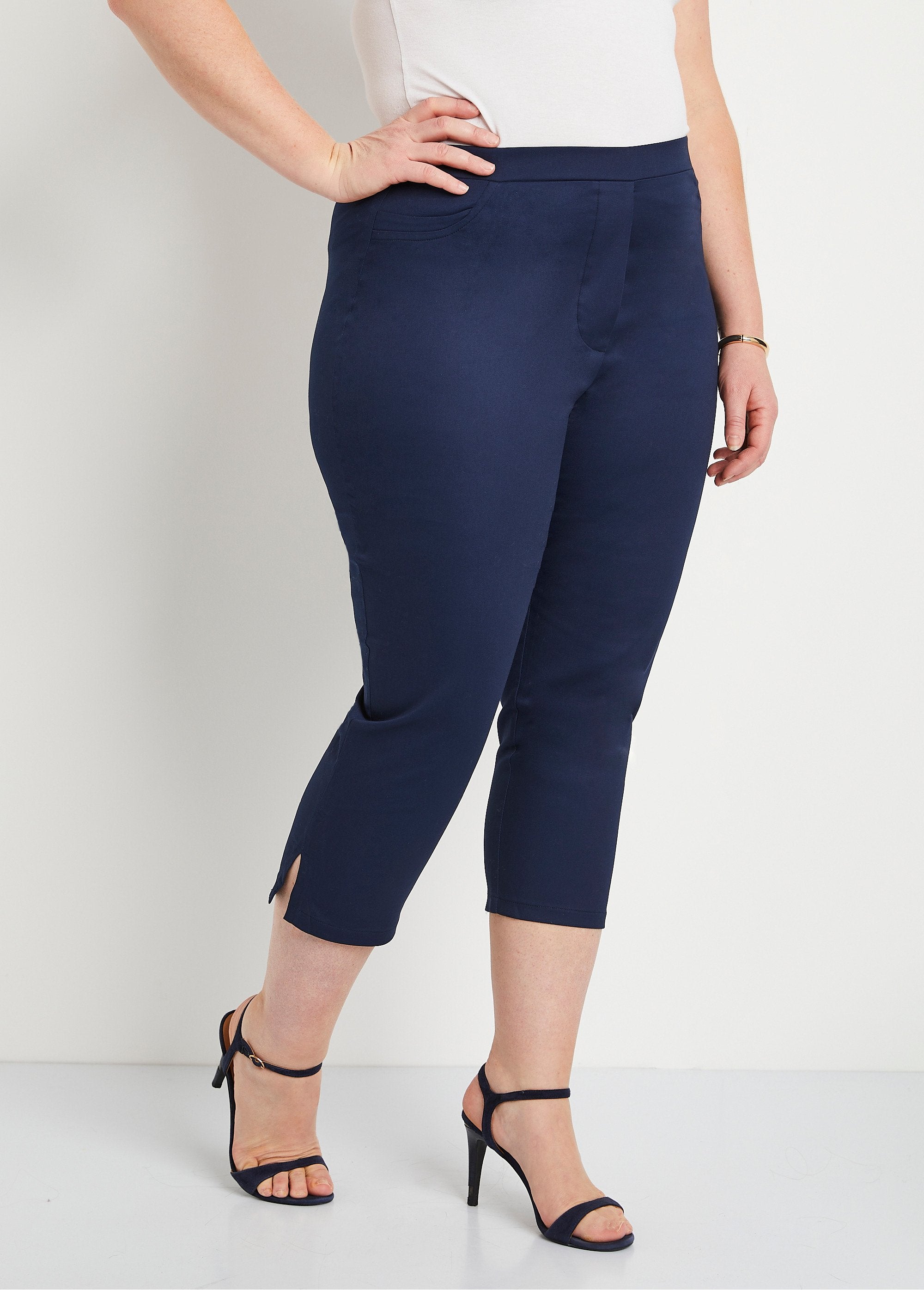 Pantaloncini_in_raso_semi-elasticizzati_Marino_FA1_curvy