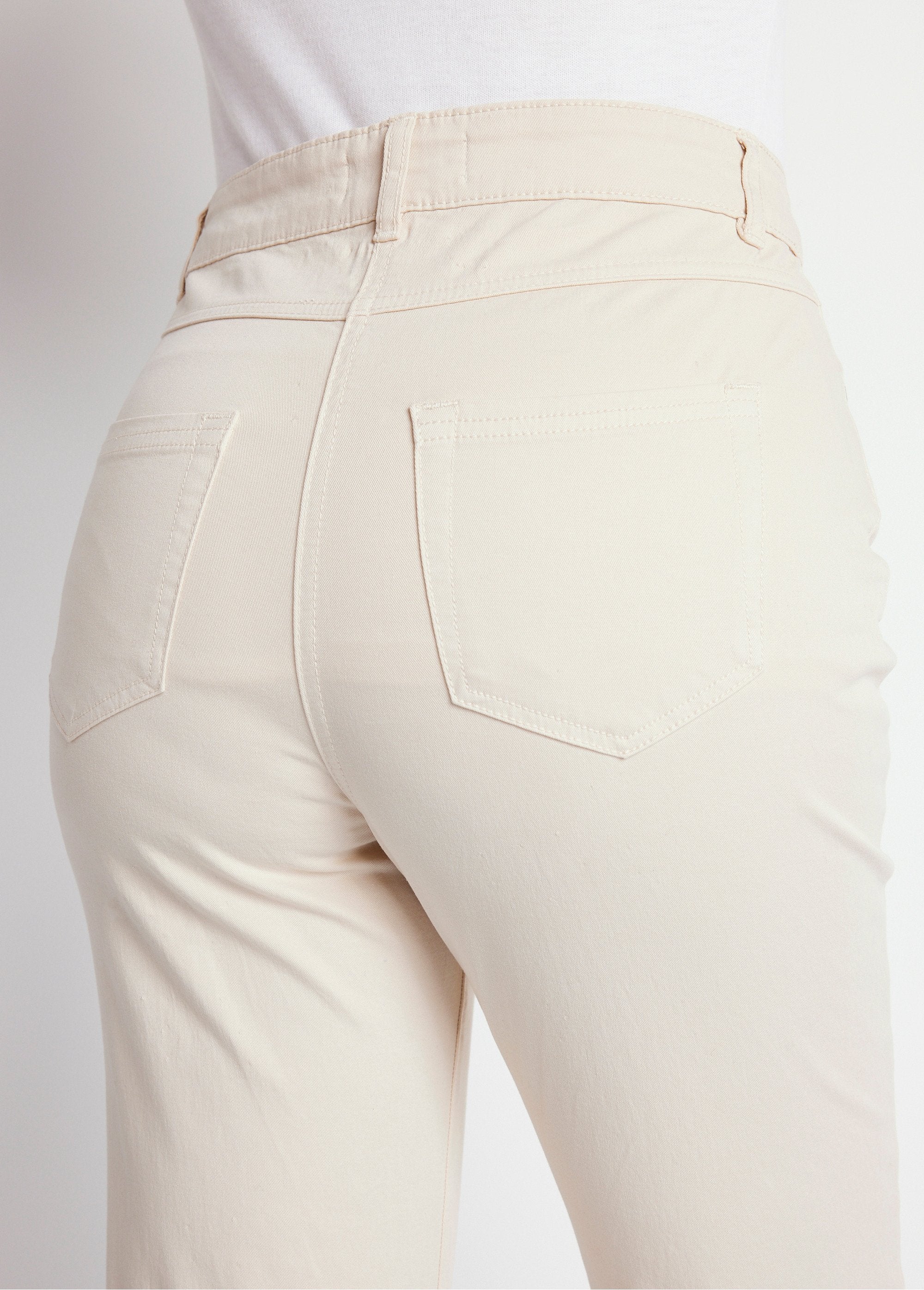 Pantaloni_5_tasche_a_gamba_dritta_in_cotone_elasticizzato_Beige_DE1_slim