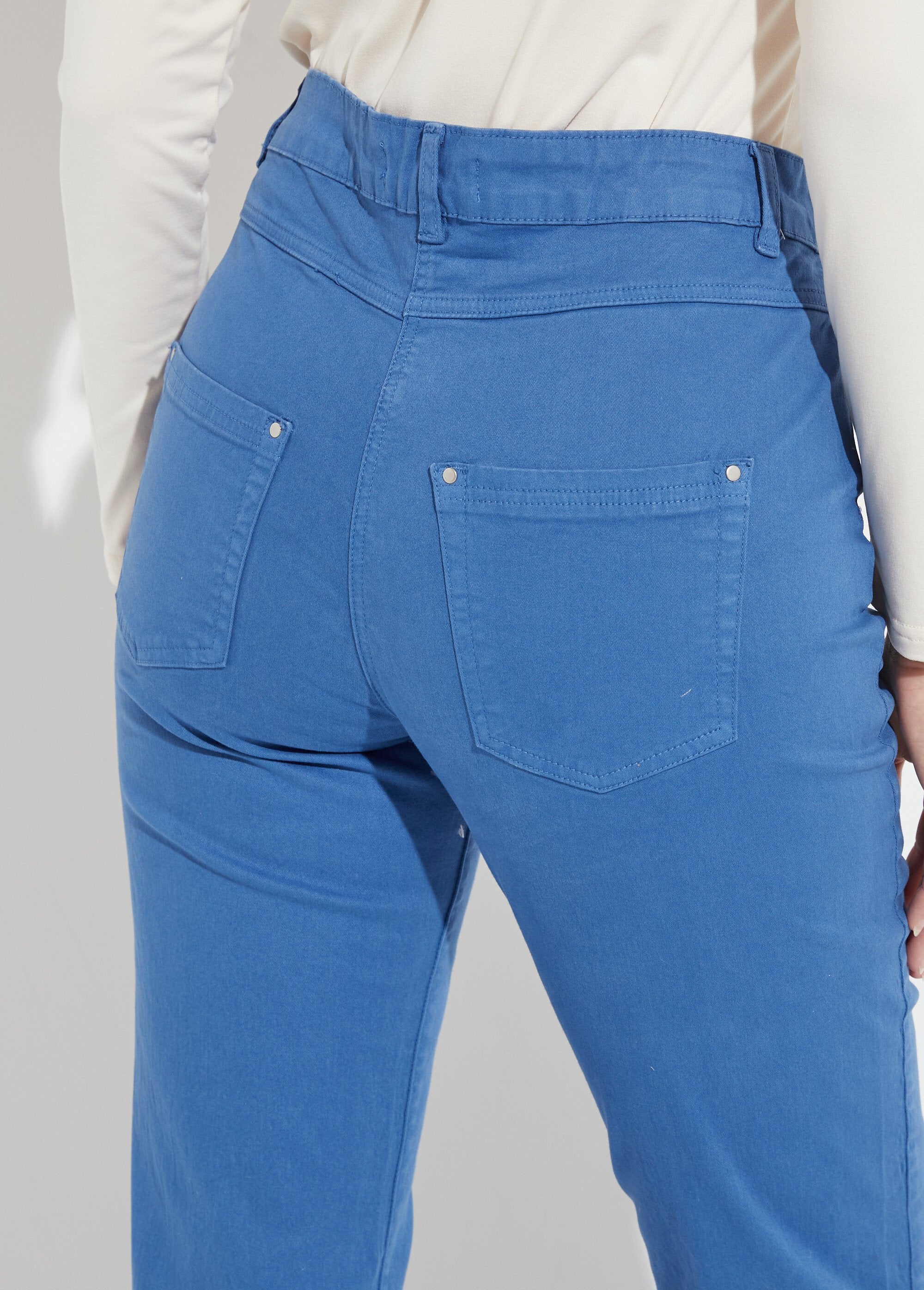 Pantaloni_5_tasche_a_gamba_dritta_in_cotone_elasticizzato_Bleu_DE2_slim
