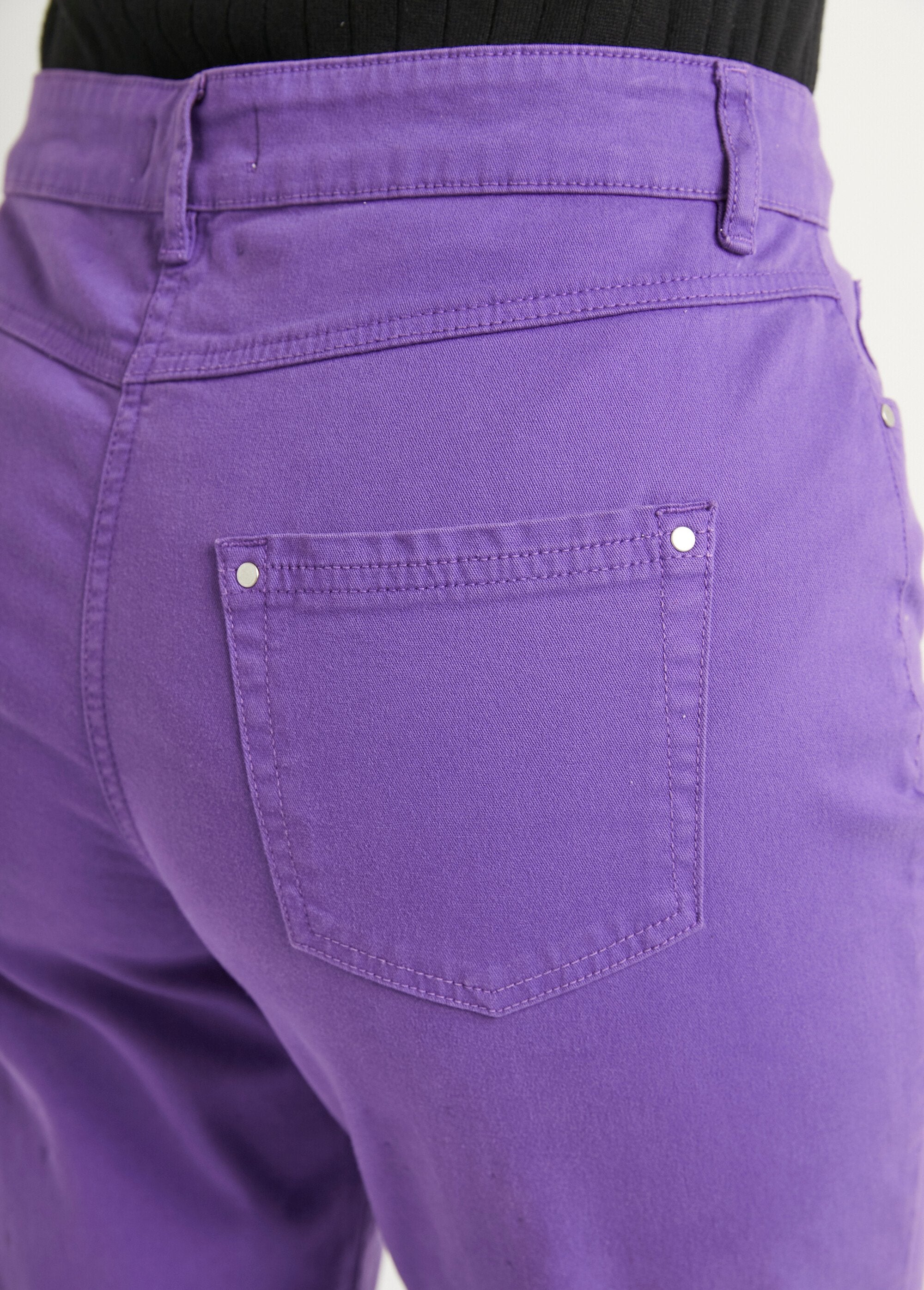 Pantaloni_5_tasche_a_gamba_dritta_in_cotone_elasticizzato_Violet_DE2_slim