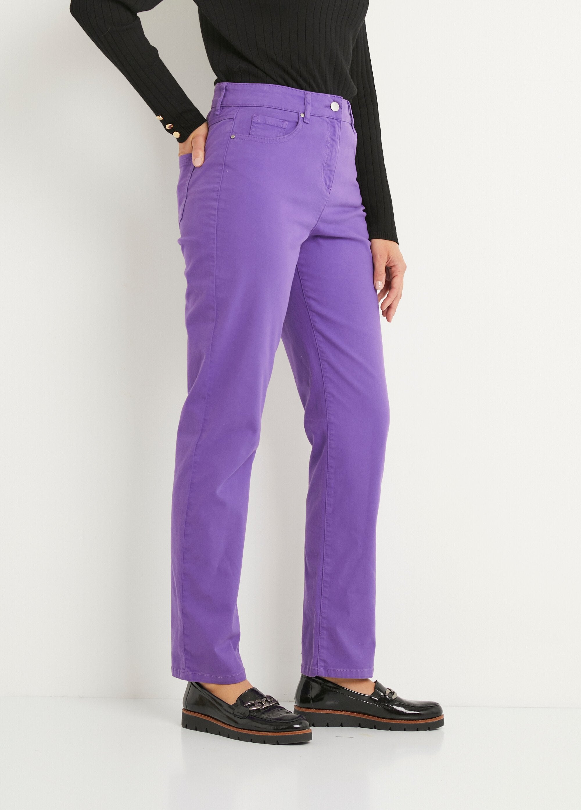 Pantaloni_5_tasche_a_gamba_dritta_in_cotone_elasticizzato_Violet_DR1_slim