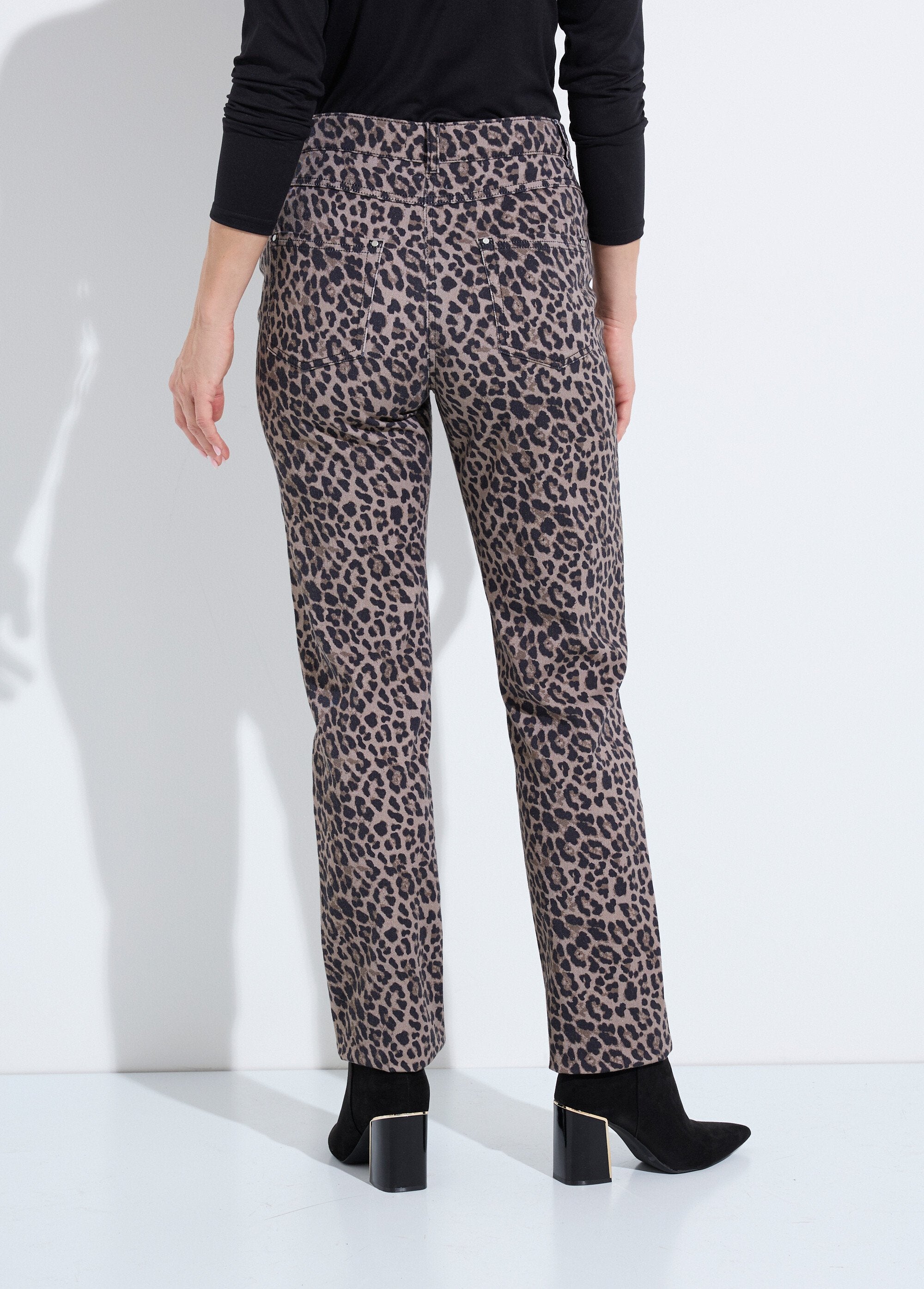 Pantaloni_5_tasche_a_gamba_dritta_in_cotone_elasticizzato_Leopard_DO1_slim