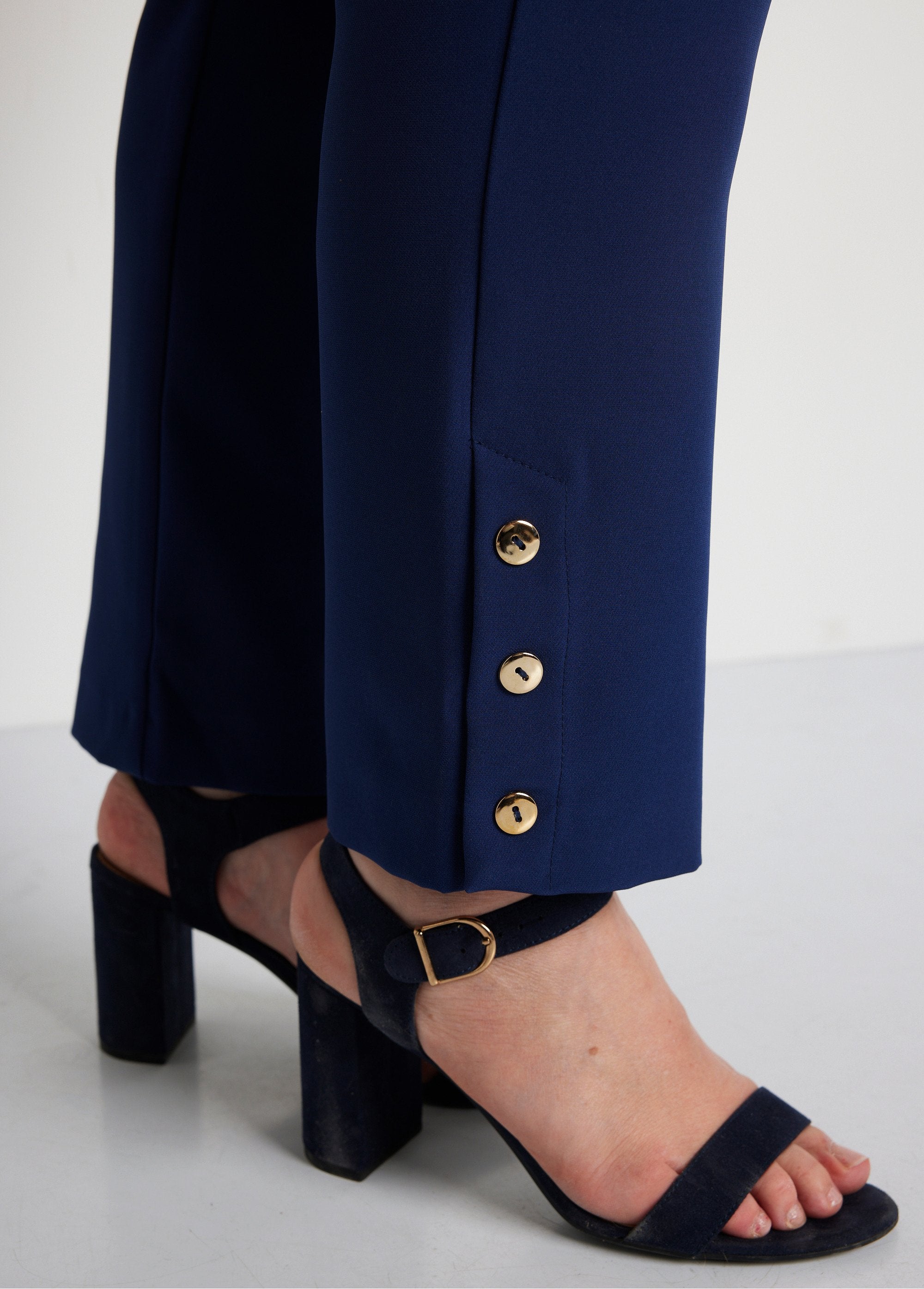 Pantaloni_a_7/8_con_gamba_dritta_blu_navy_DE1_curvy