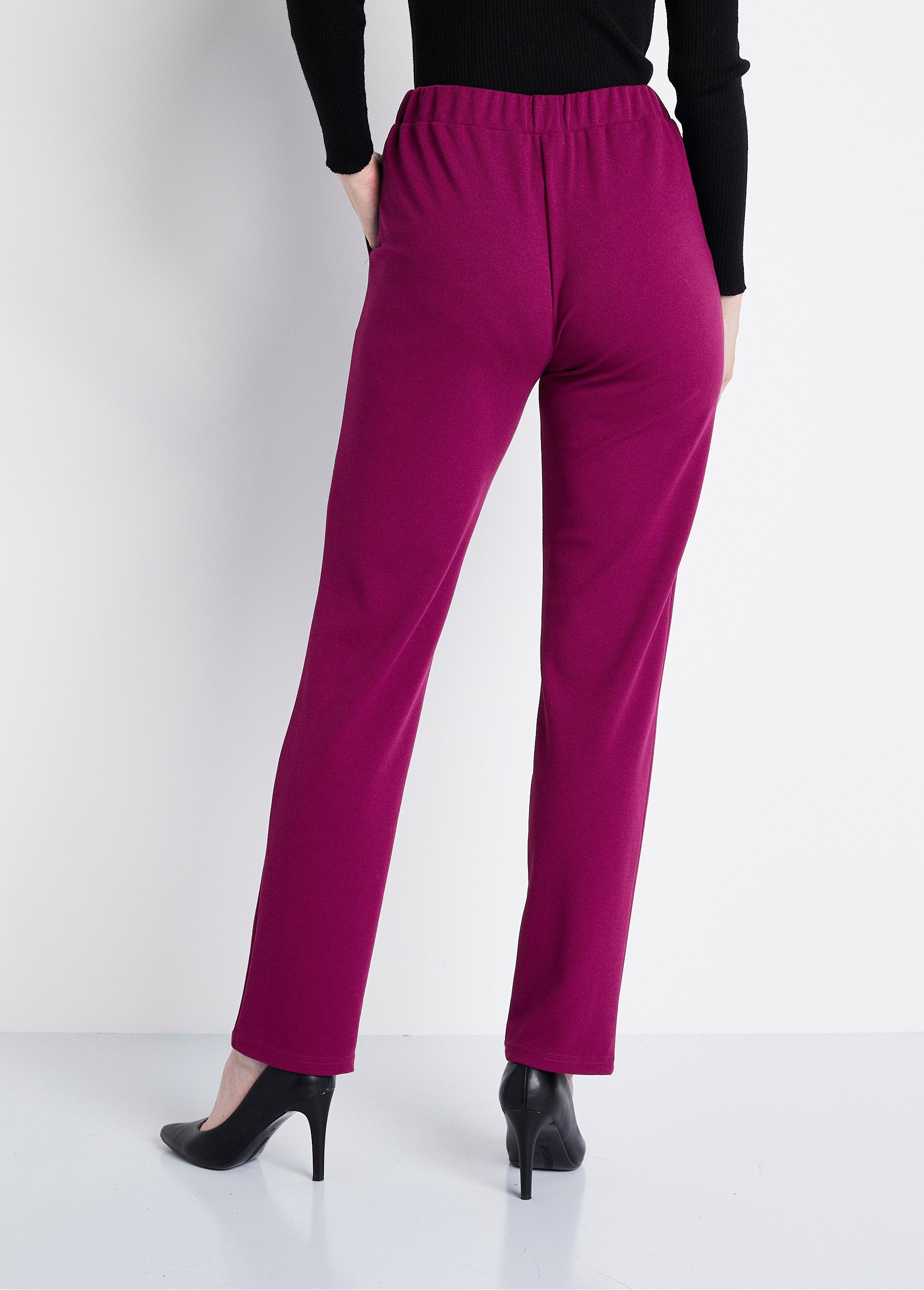 Pantaloni_a_gamba_dritta_con_elastico_in_vita_in_maglia_crepe_Cassis_DO1_slim