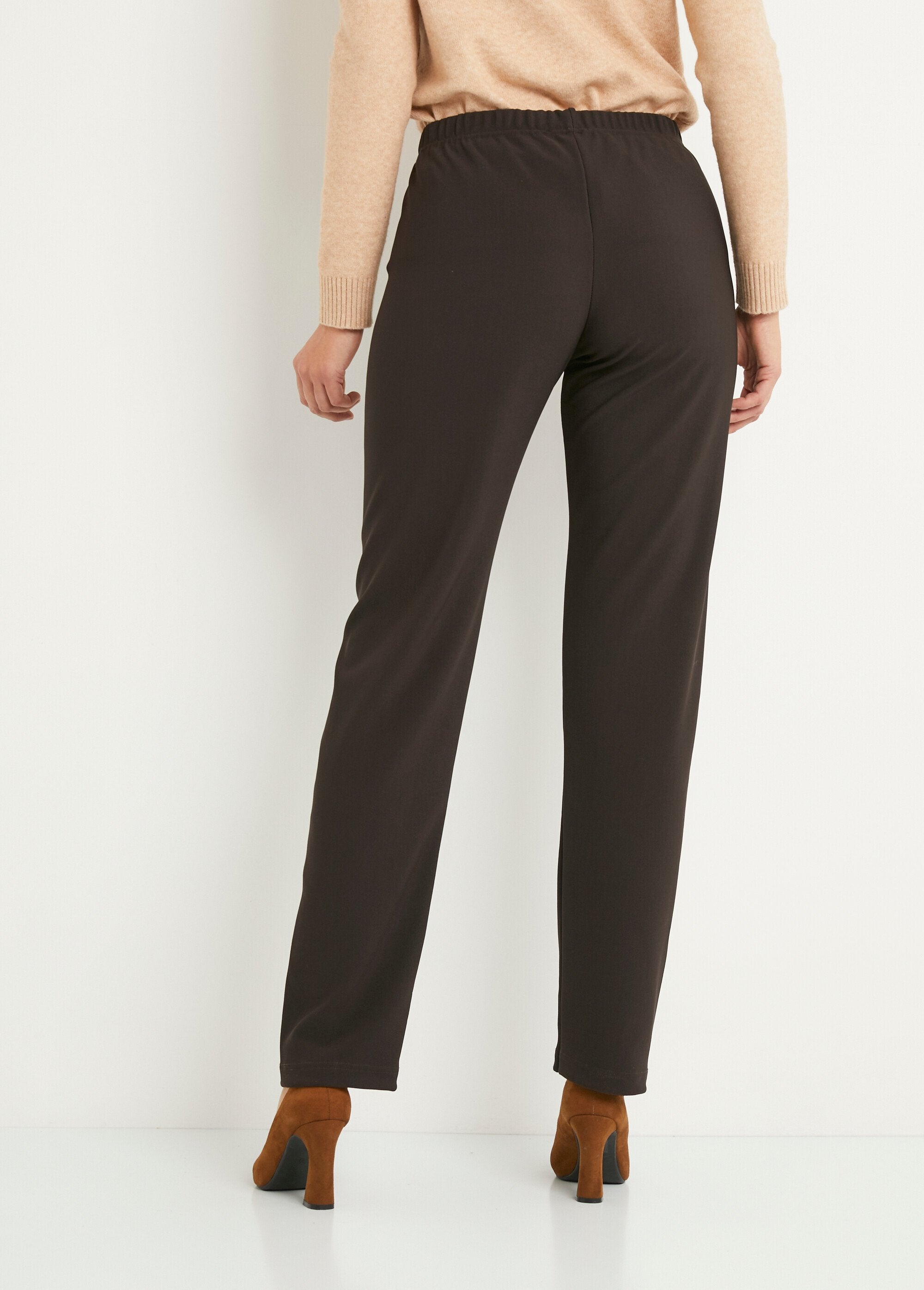 Pantaloni_a_gamba_dritta_con_vita_elasticizzata_in_maglia_a_costine_MARRONE_DO1_slim