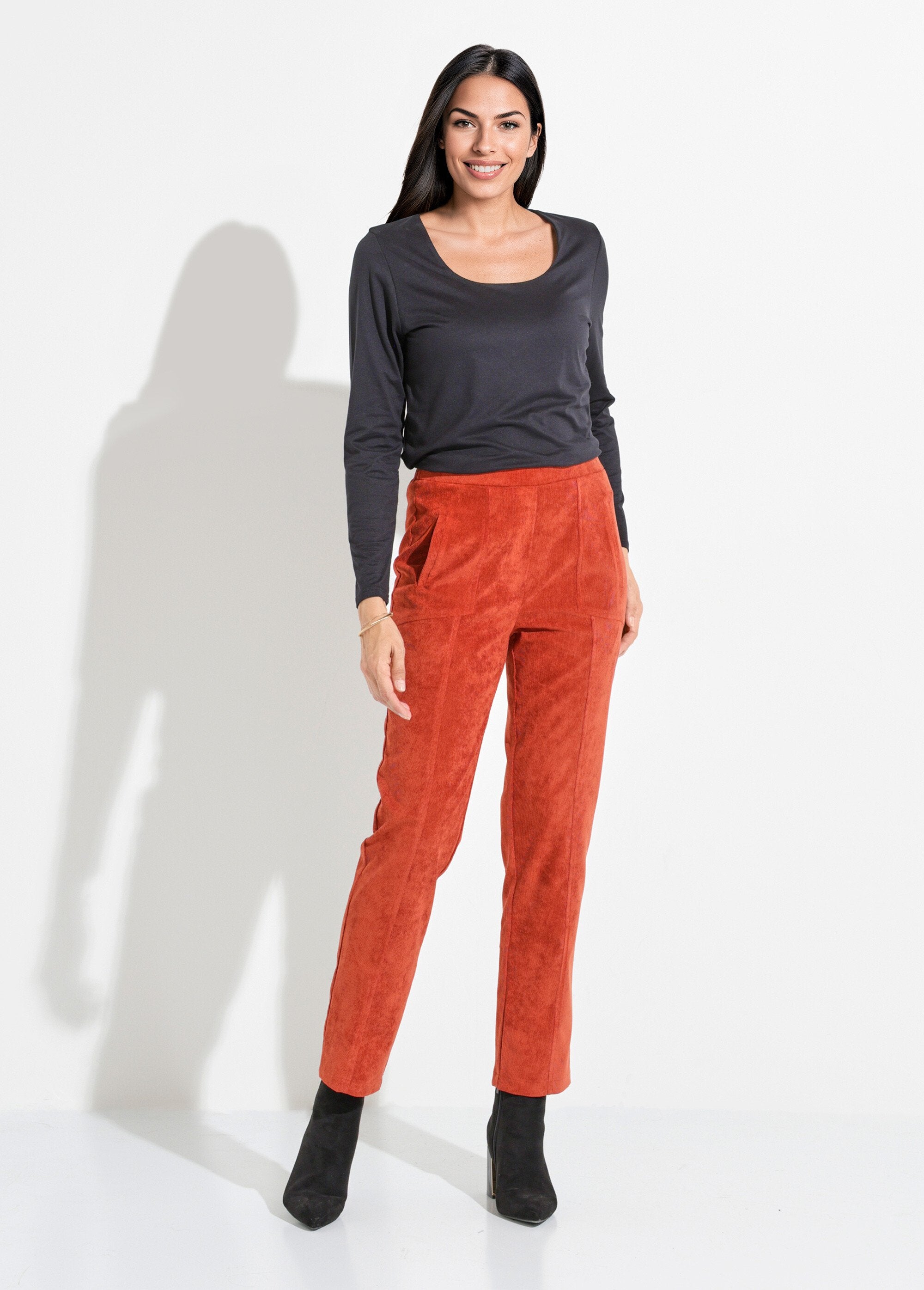 Pantaloni_a_gamba_dritta_con_elastico_in_vita_in_velluto_millerighe_Epice_SF1_slim