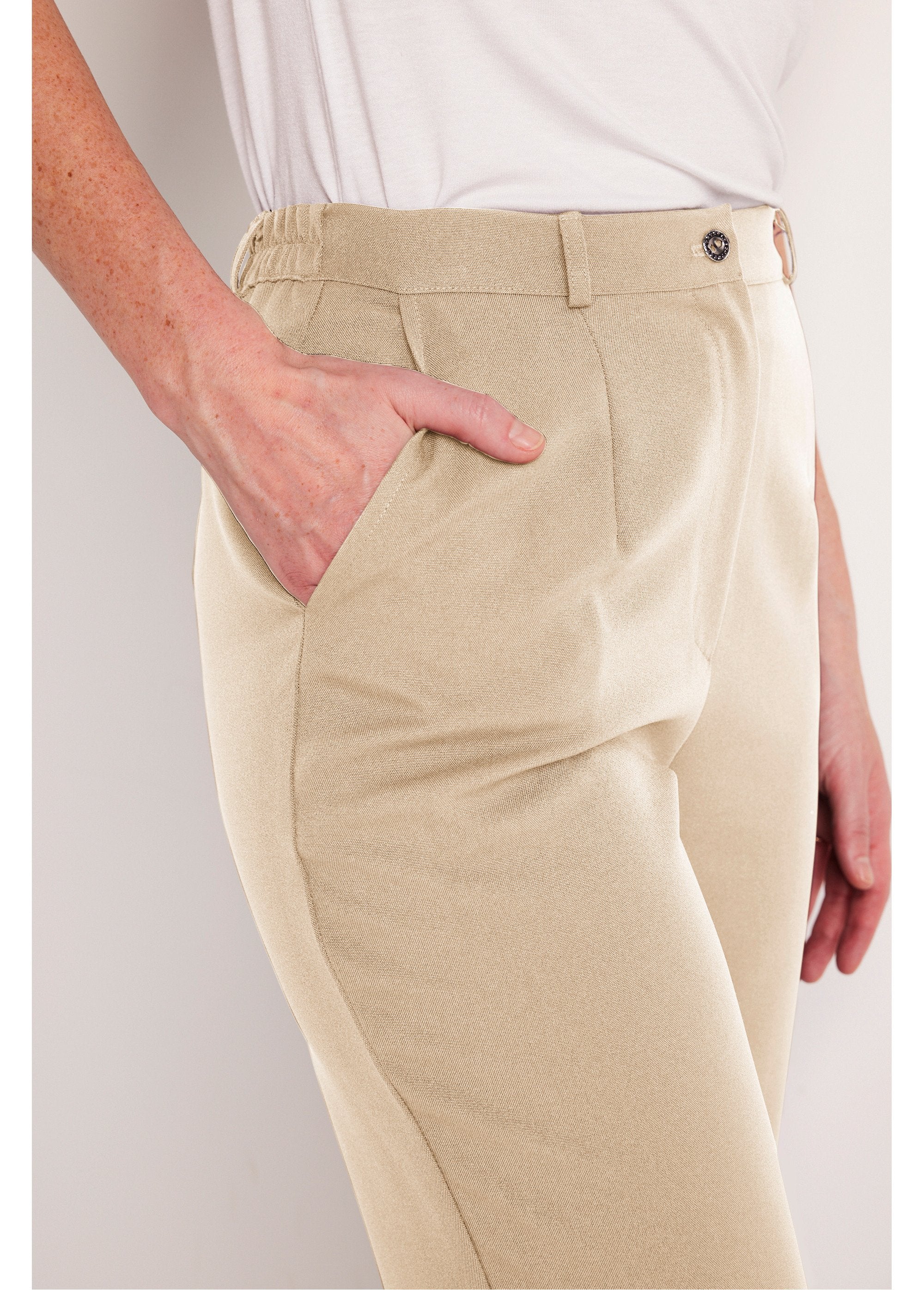 Pantaloni_tinta_unita_a_gamba_dritta_con_vita_semi-elasticizzata_Sabbia_DE1_slim