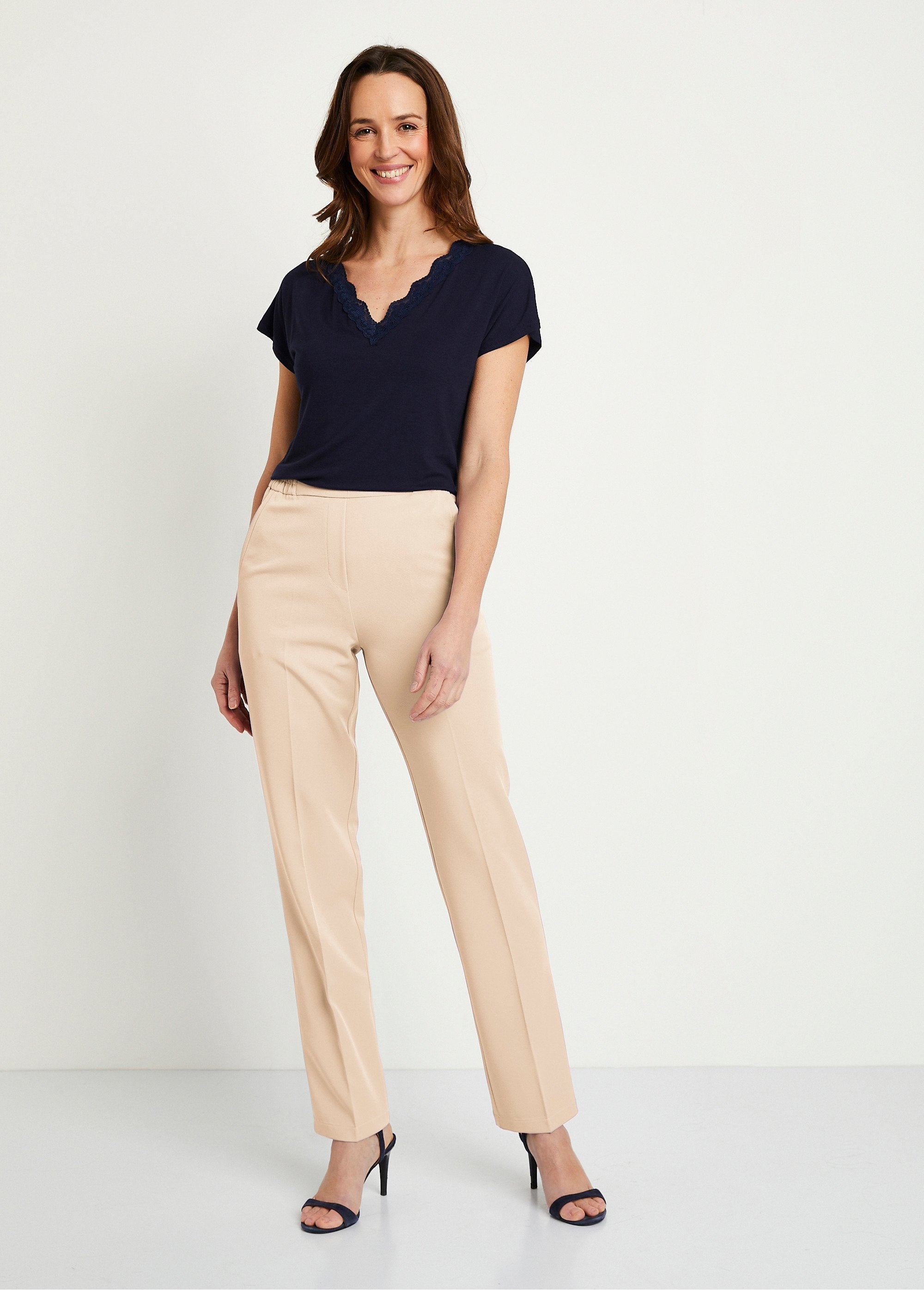 Pantaloni_a_gamba_dritta_con_vita_semi-elastica_Sabbia_SF1_slim