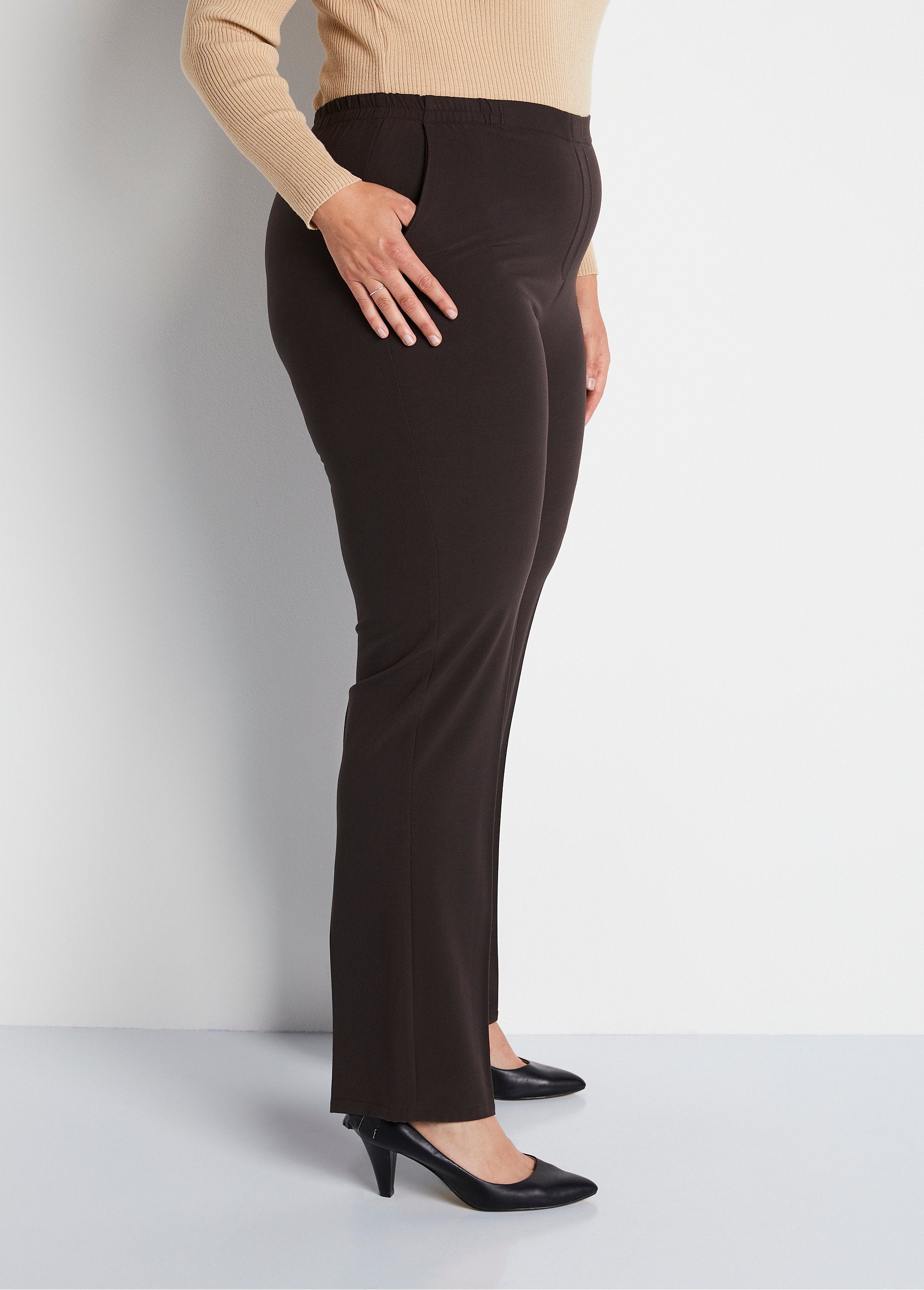 Pantaloni_a_gamba_dritta_con_vita_semi-elastica_MARRONE_DR1_curvy