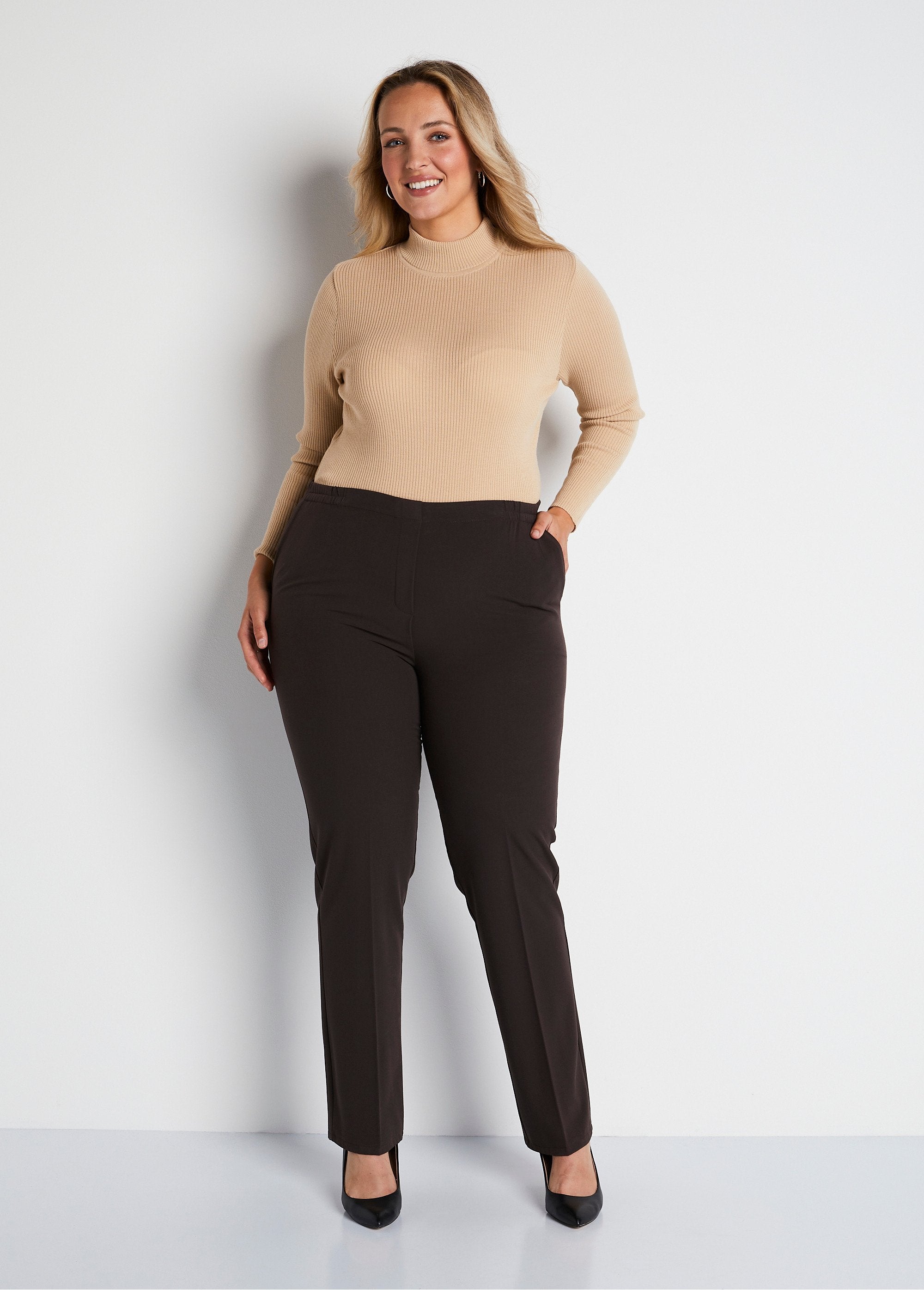 Pantaloni_a_gamba_dritta_con_vita_semi-elastica_MARRONE_SF1_curvy