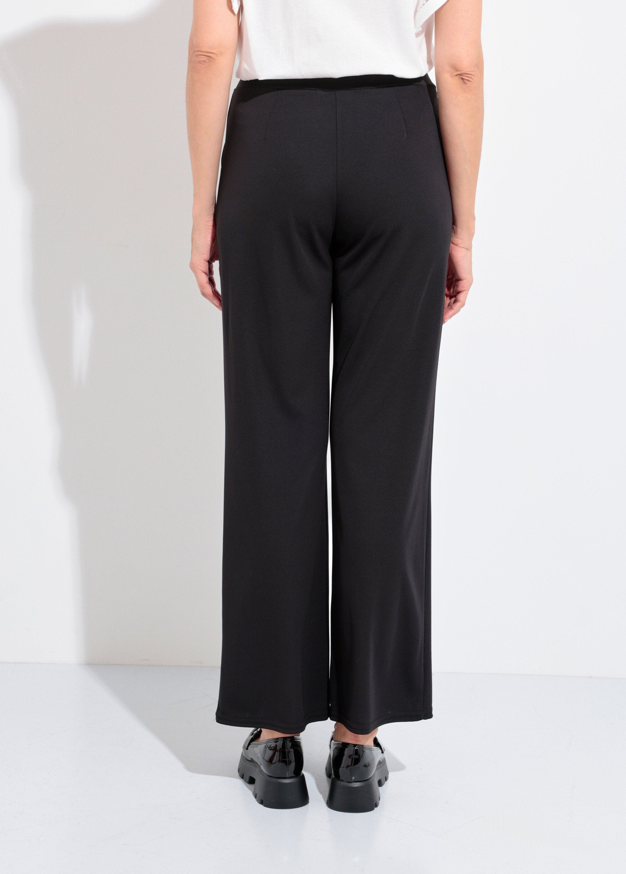Pantaloni_fluidi_elasticizzati_con_cintura_in_vita_Noir_DO1_slim