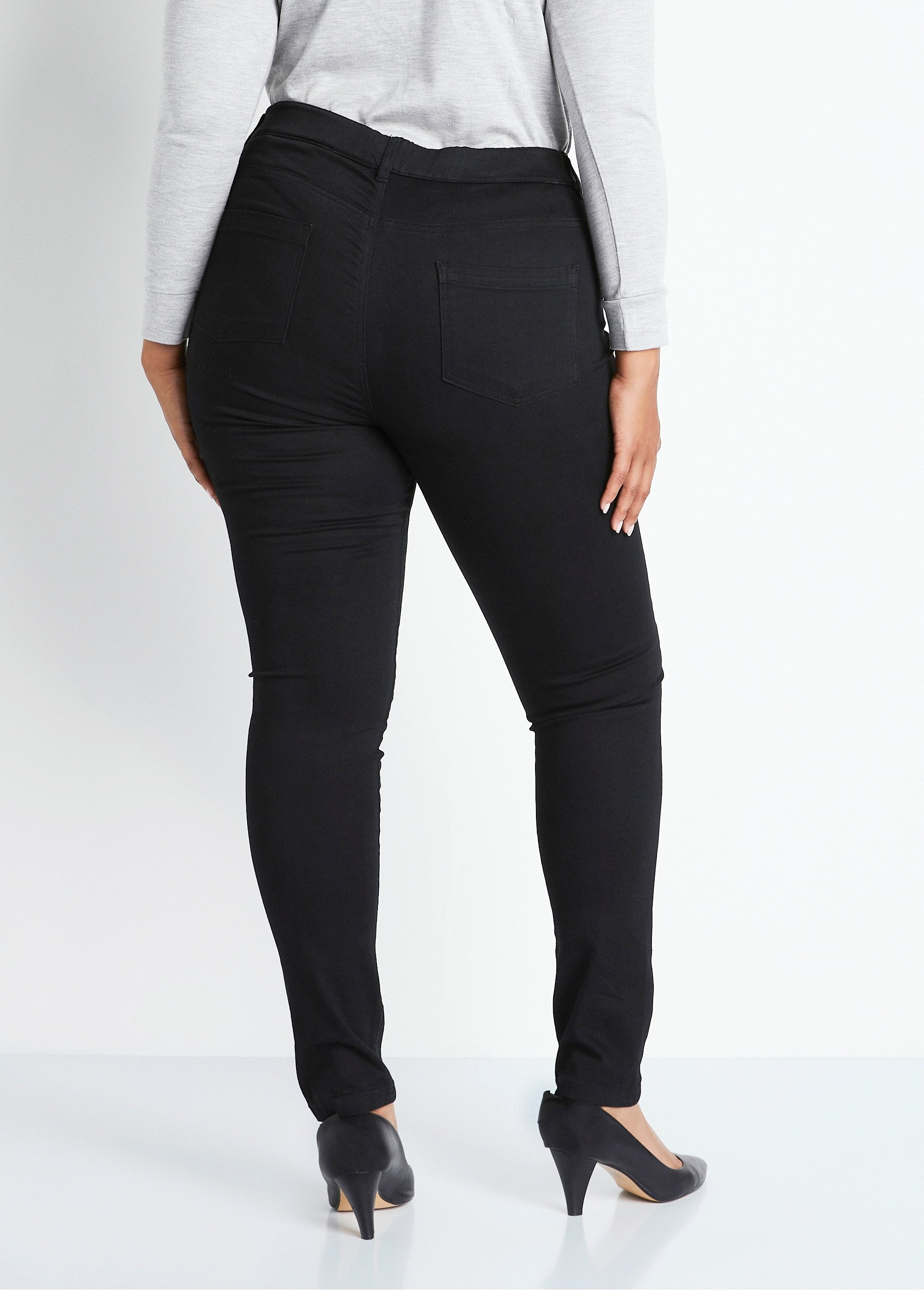 Pantaloni_jegging_in_denim_elasticizzato_a_pancia_piatta_NERO_DO1_curvy