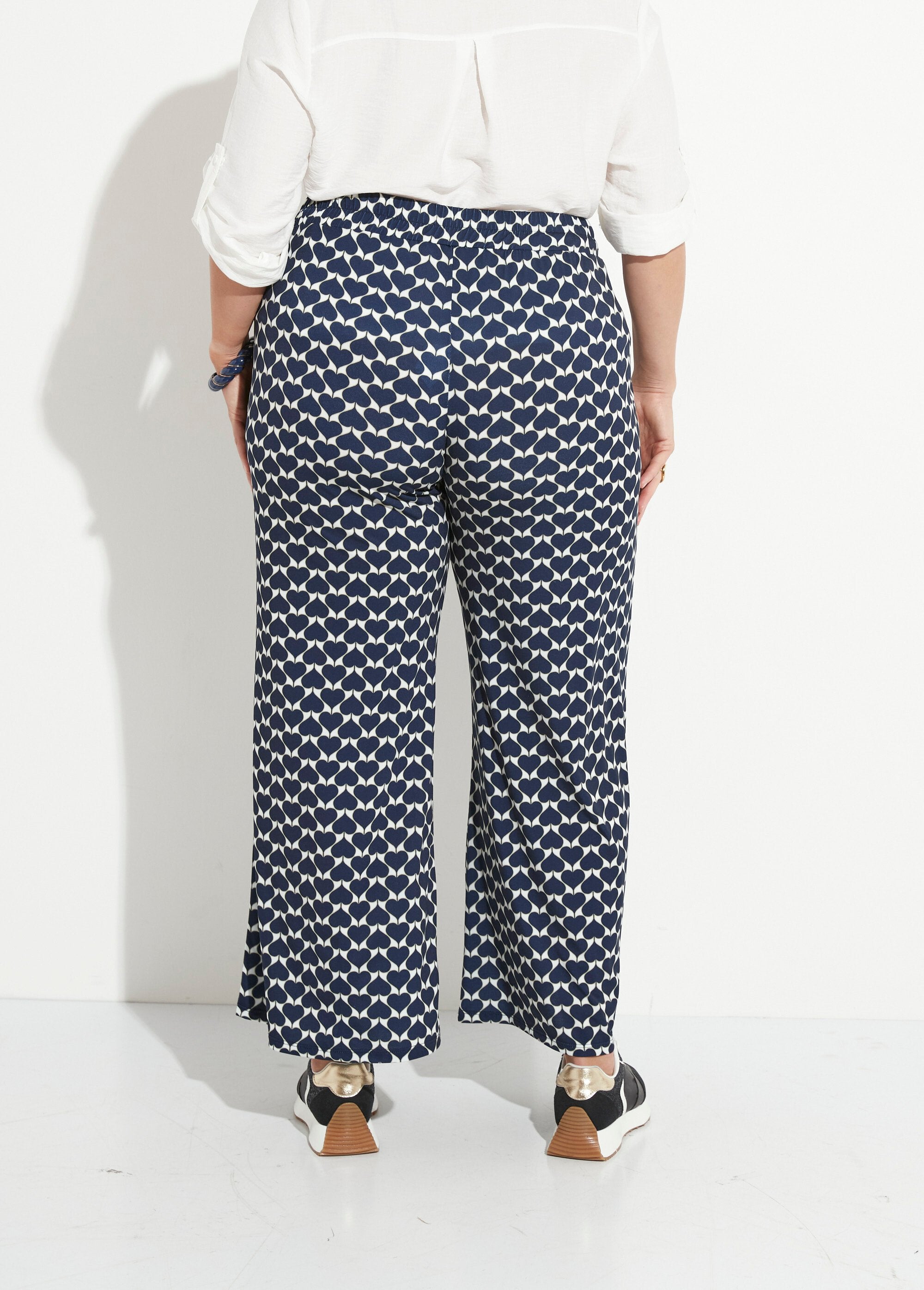 Pantaloni_fluidi_a_gamba_larga_con_stampa_a_cuore_Marine_DO1_curvy