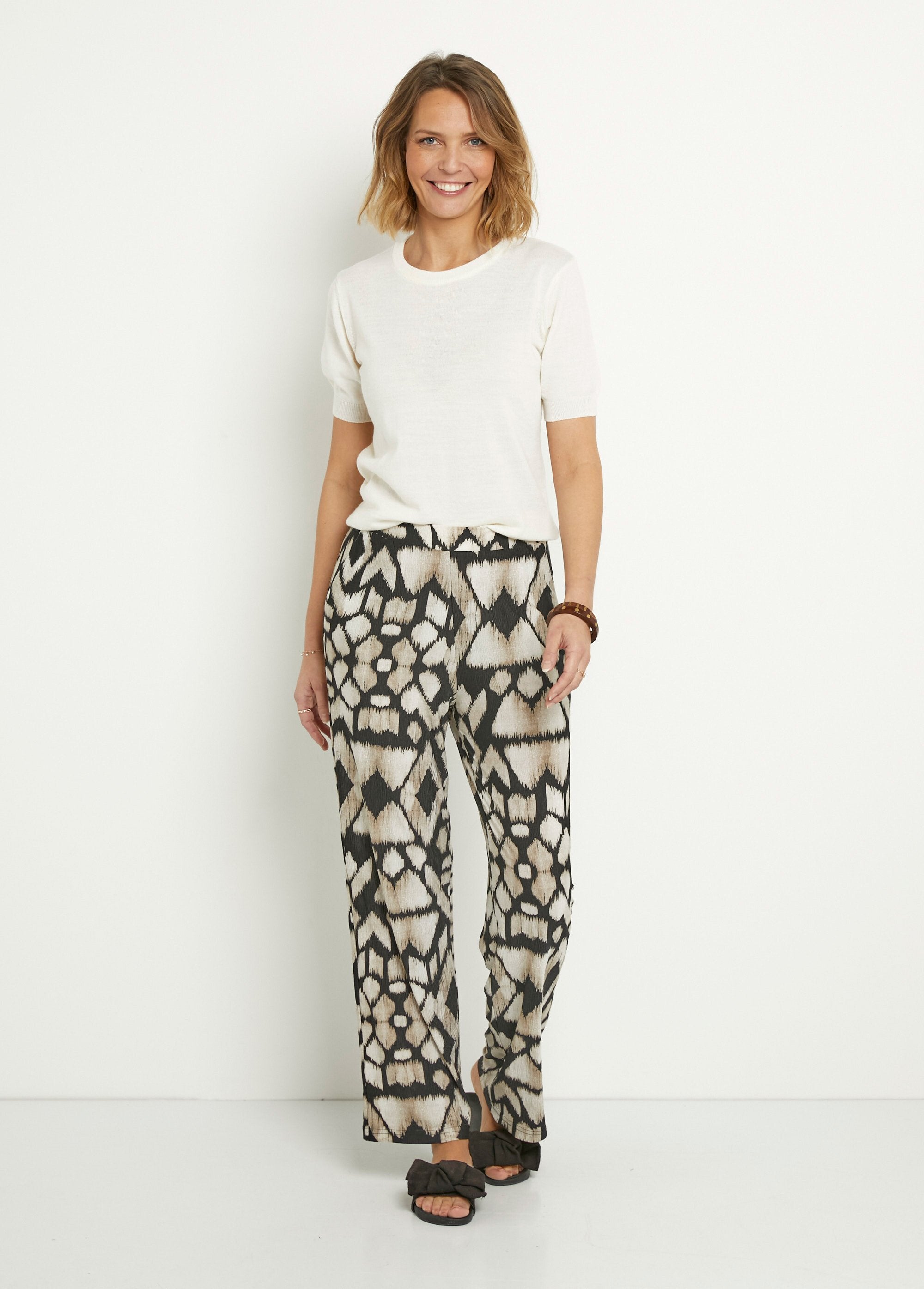 Pantaloni_a_gamba_larga_con_stampa_etnica_Beige_et_noir_SF1_slim