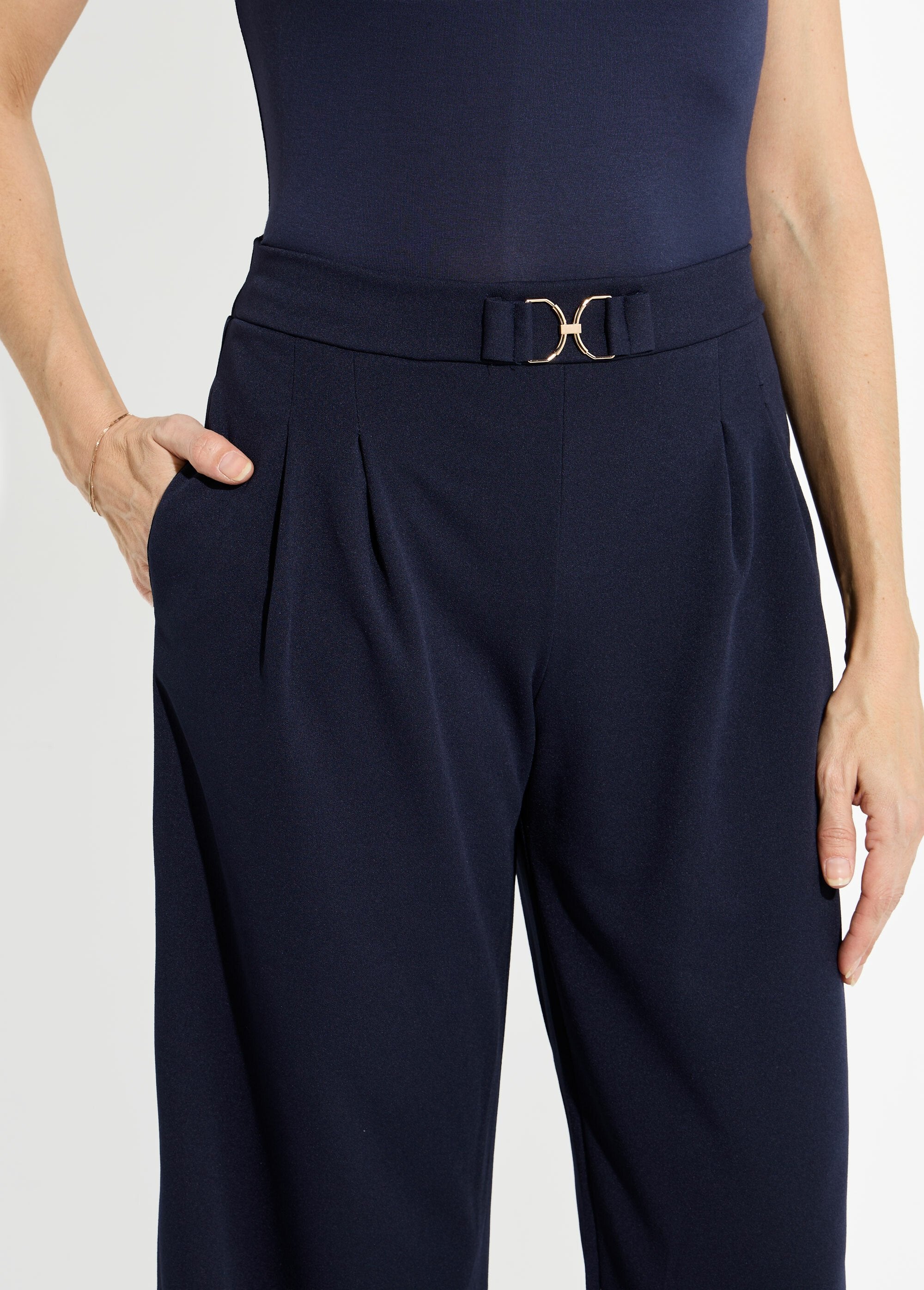 Pantaloni_a_gamba_larga_in_maglia_con_dettagli_metallici_chic_Marine_DE1_slim