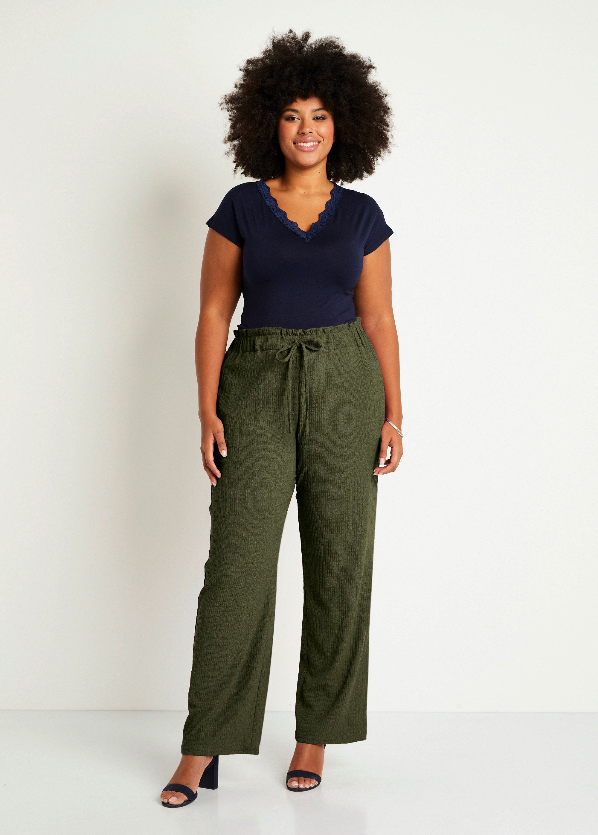 Pantaloni_a_gamba_larga_con_elastico_in_vita_in_maglia_Verde_lime_SF1_curvy