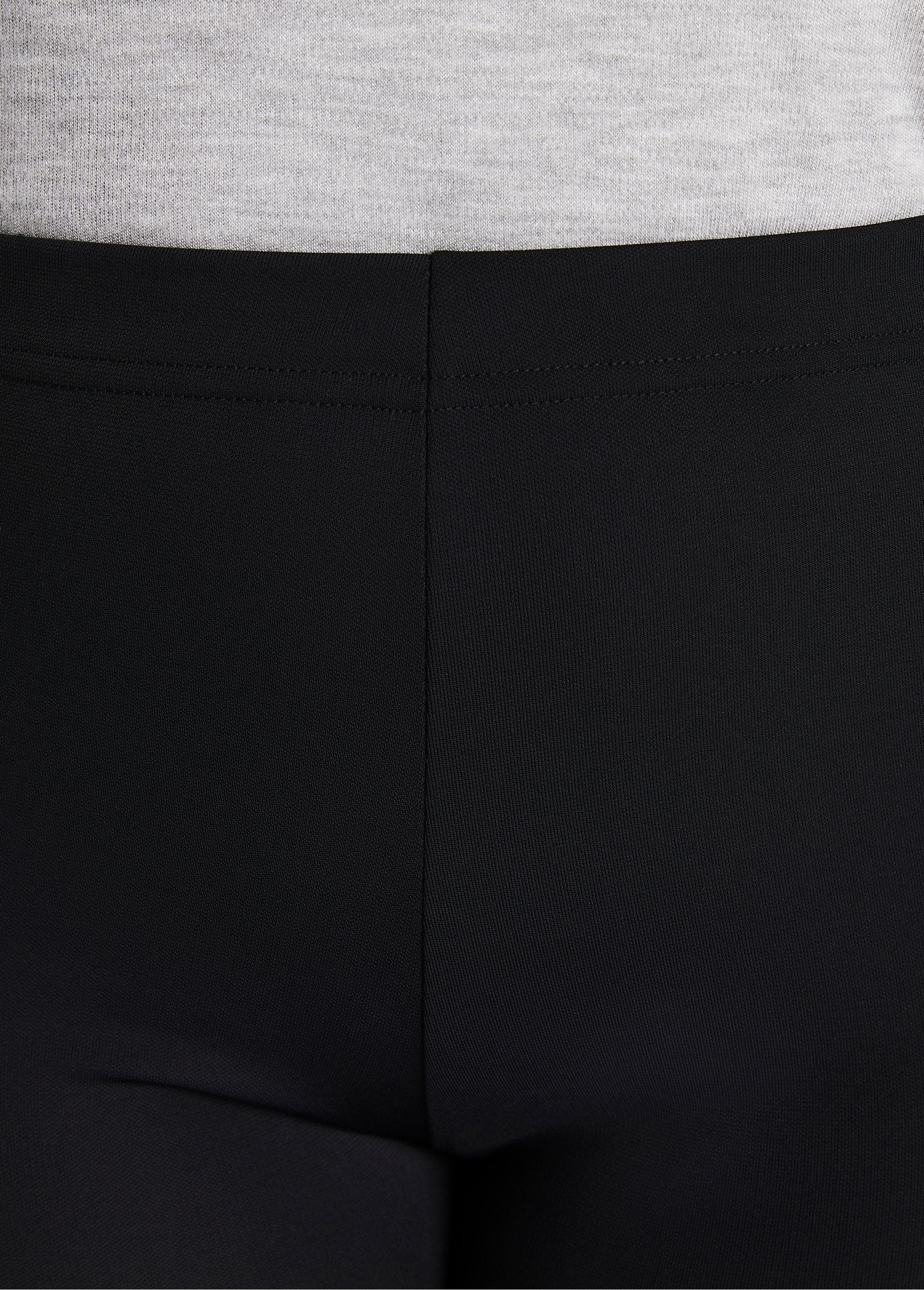 Pantaloni_fluidi_svasati_con_elastico_in_vita_NERO_DE1_curvy