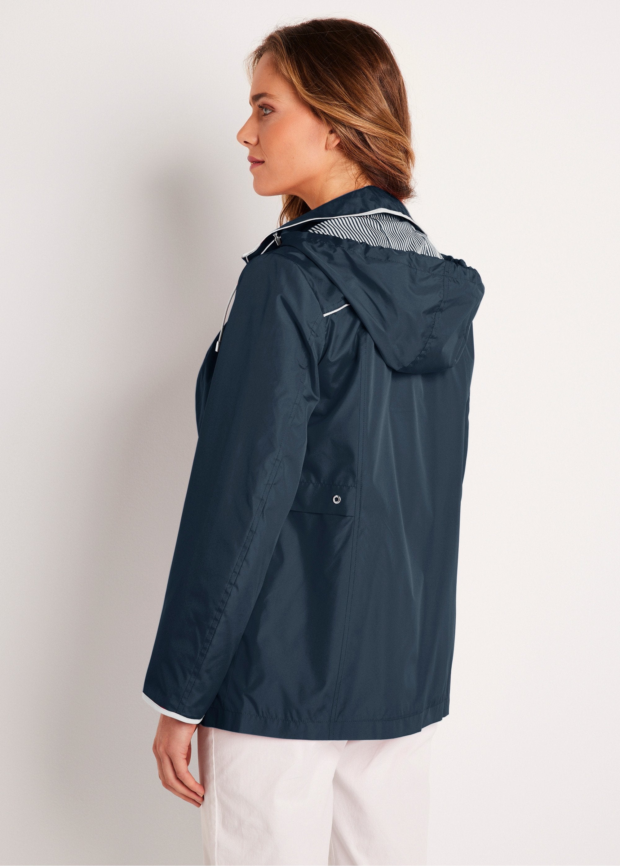 Parka_corto_con_zip_Marino_DO1_slim