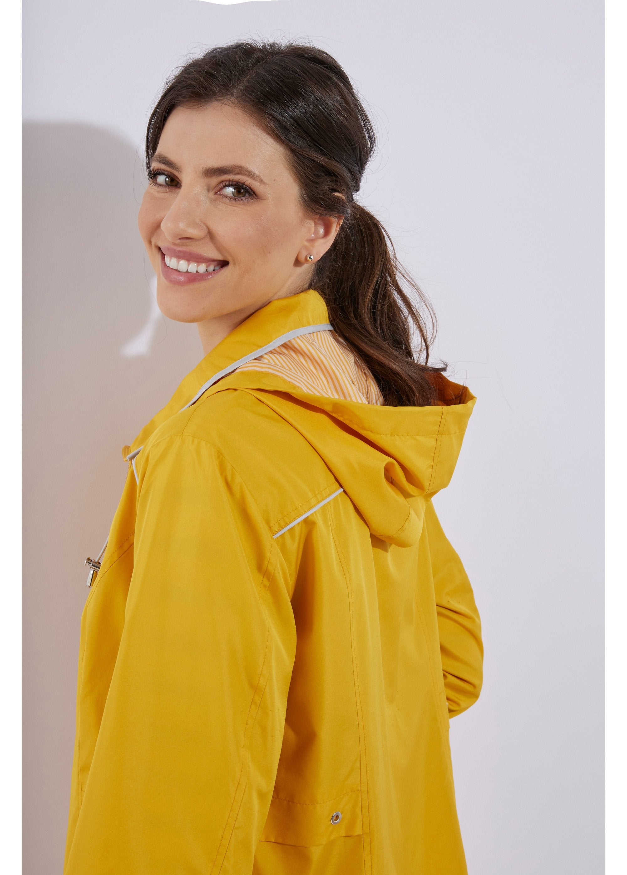 Parka_corto_con_zip_Moutarde_DE1_slim