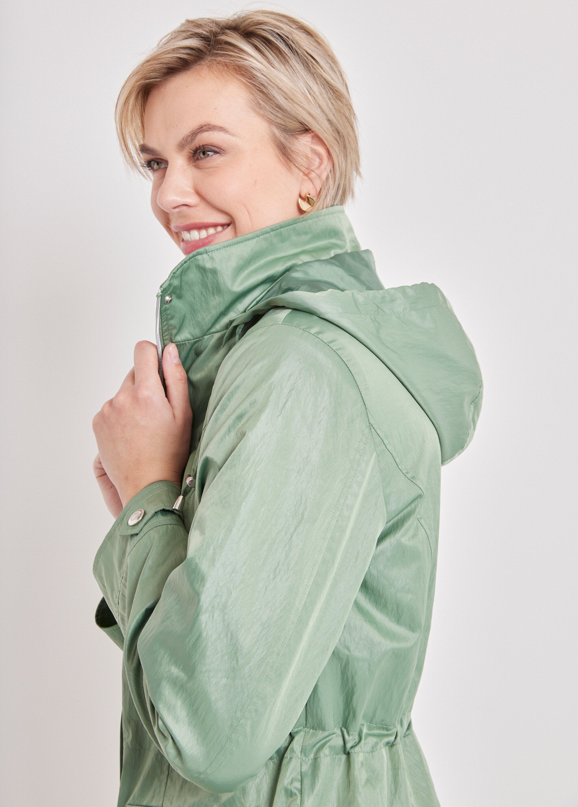 Parka_con_zip_e_bottoni_a_pressione_Verde_mandorla_DE2_slim