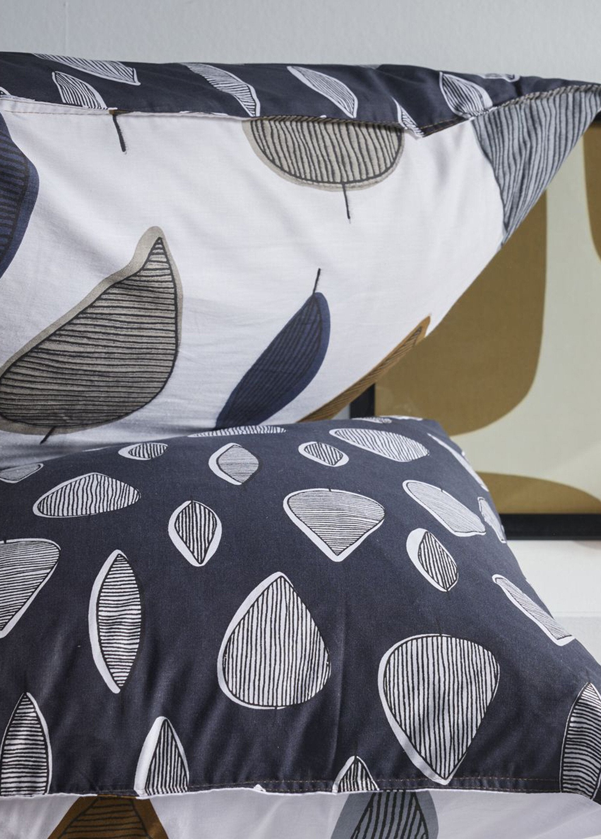 Set_in_puro_cotone_240_x_220_cm,_Alberi_Blanc_et_bleu_marine_DE1_slim