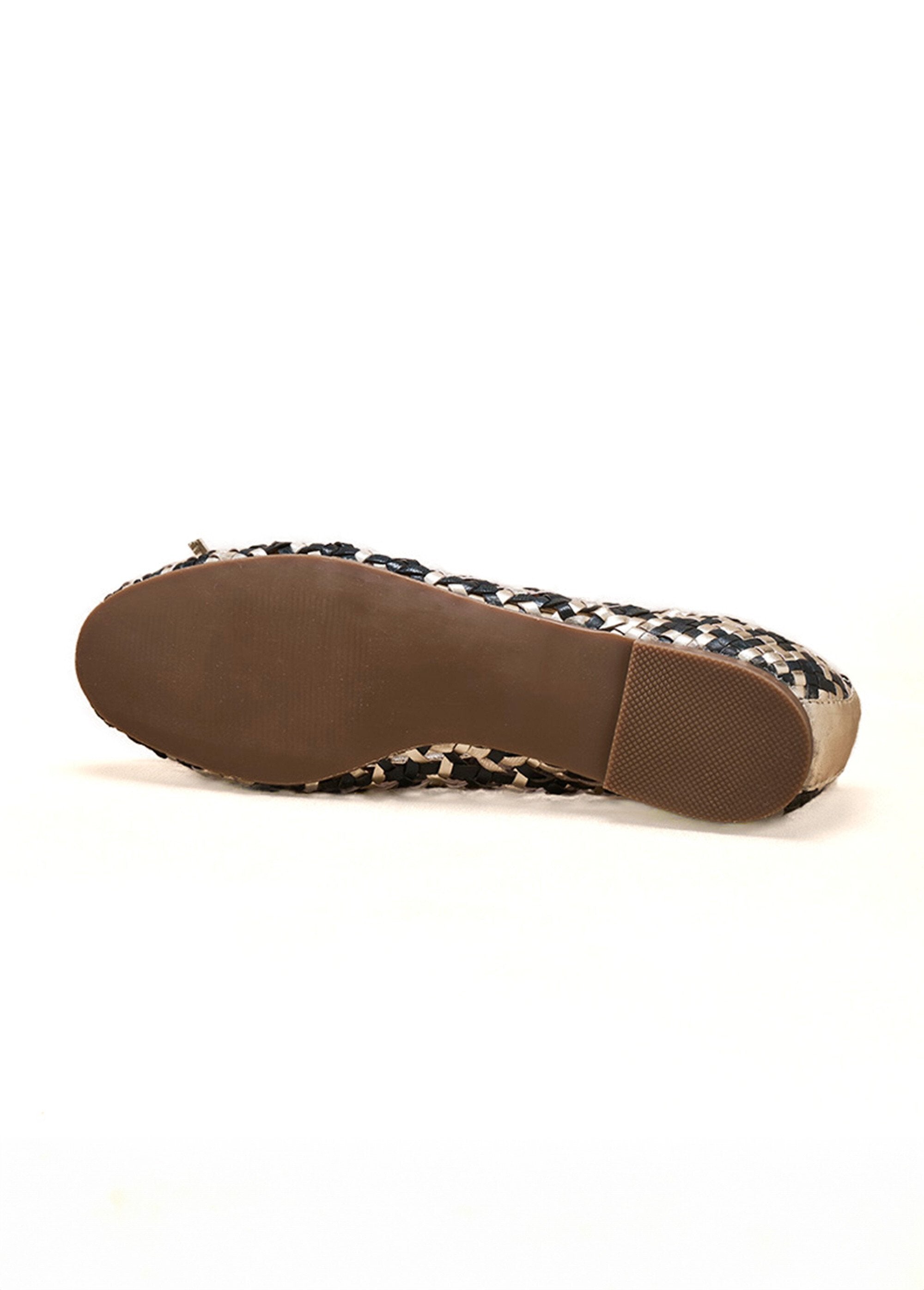 Ballerine_in_pelle_intrecciata,_larghezza_comfort_Marine_et_dore_UN1_slim