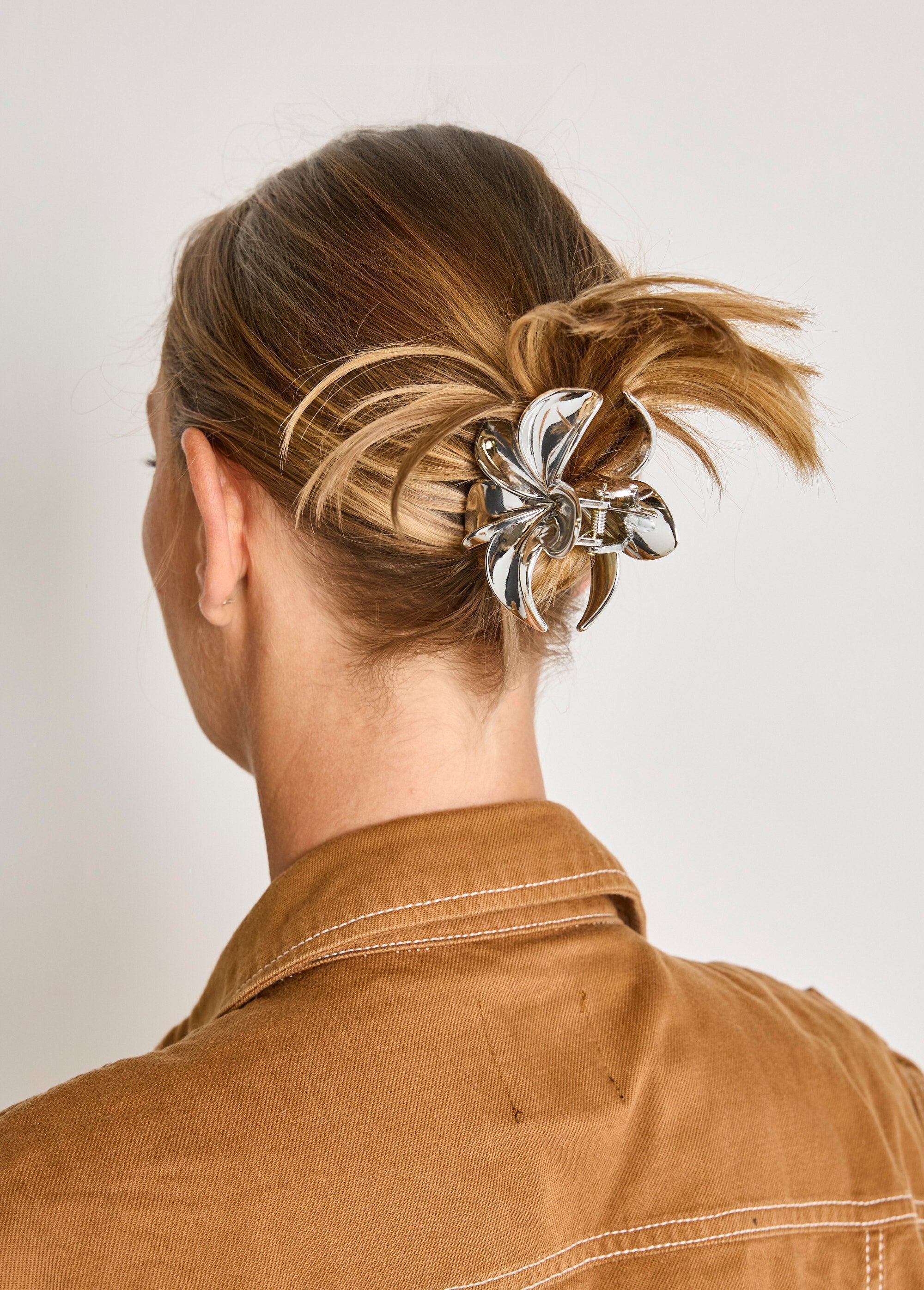 Fermaglio_per_capelli_a_forma_di_fiore_Argente_DE2_slim