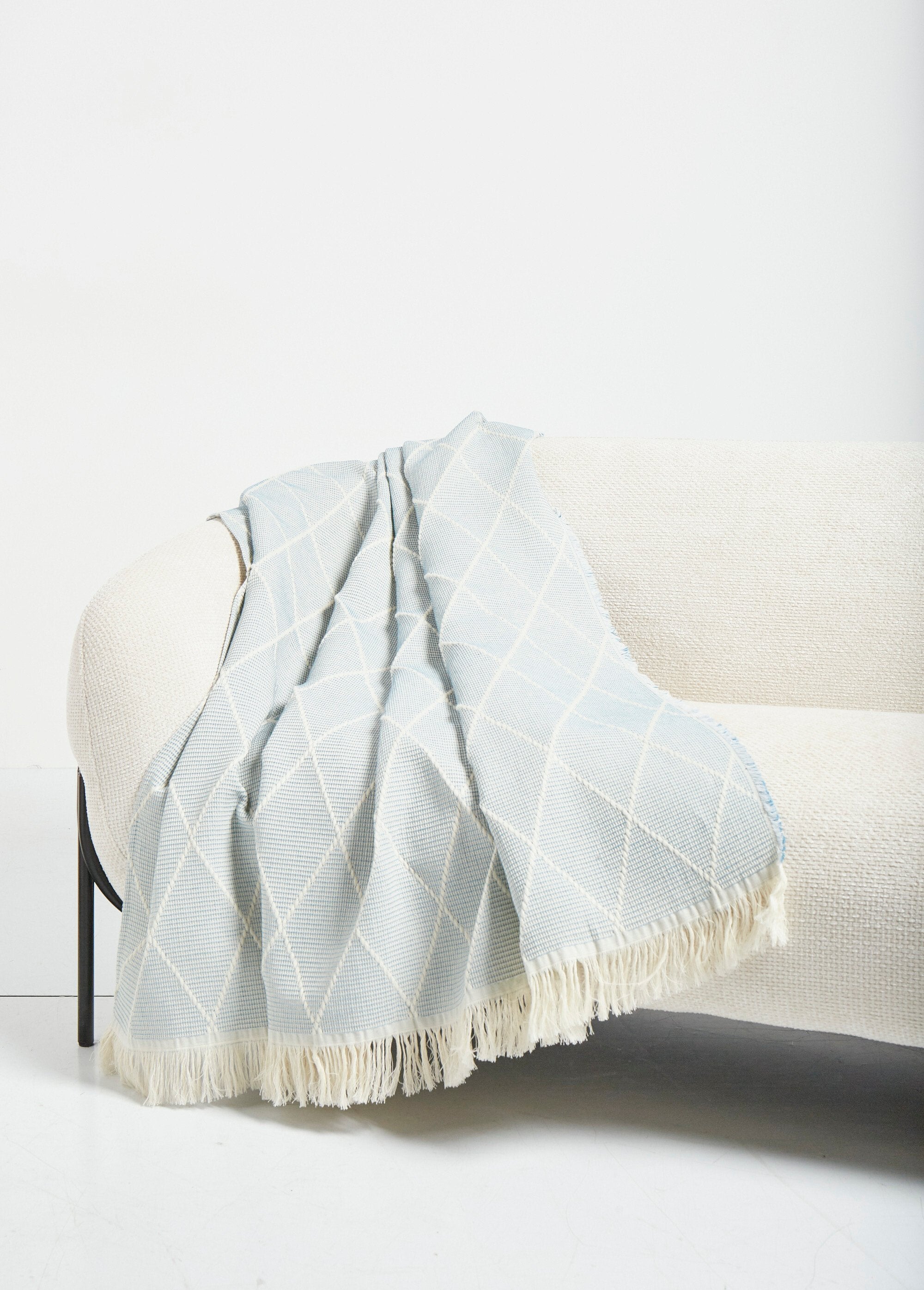 Coperta_in_cotone_testurizzato_con_motivo_a_rombi_Bleu_SF1_slim