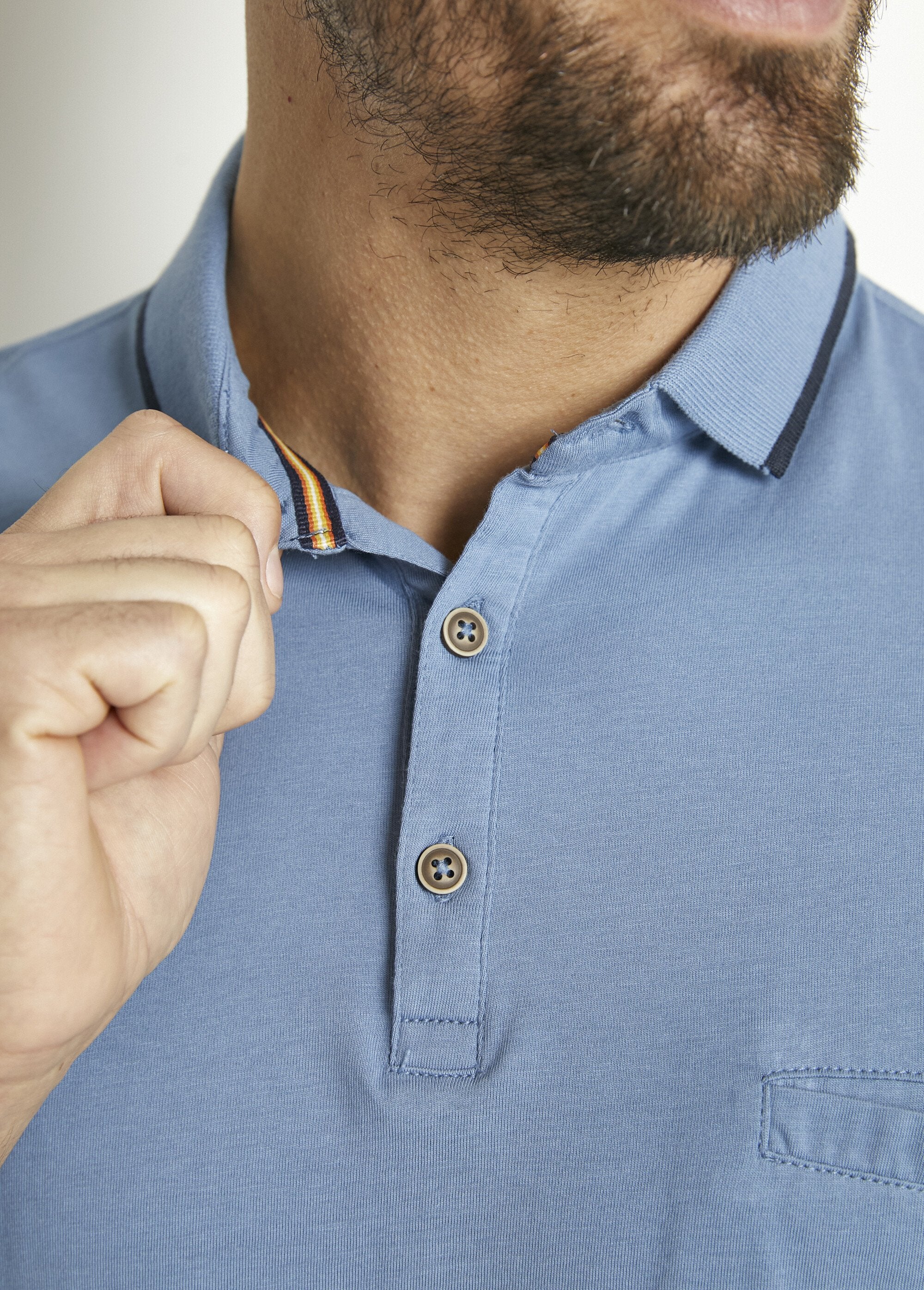Polo_in_jersey_tinta_unita_con_colletto_in_cotone_bicolore_Indigo_DE2_slim