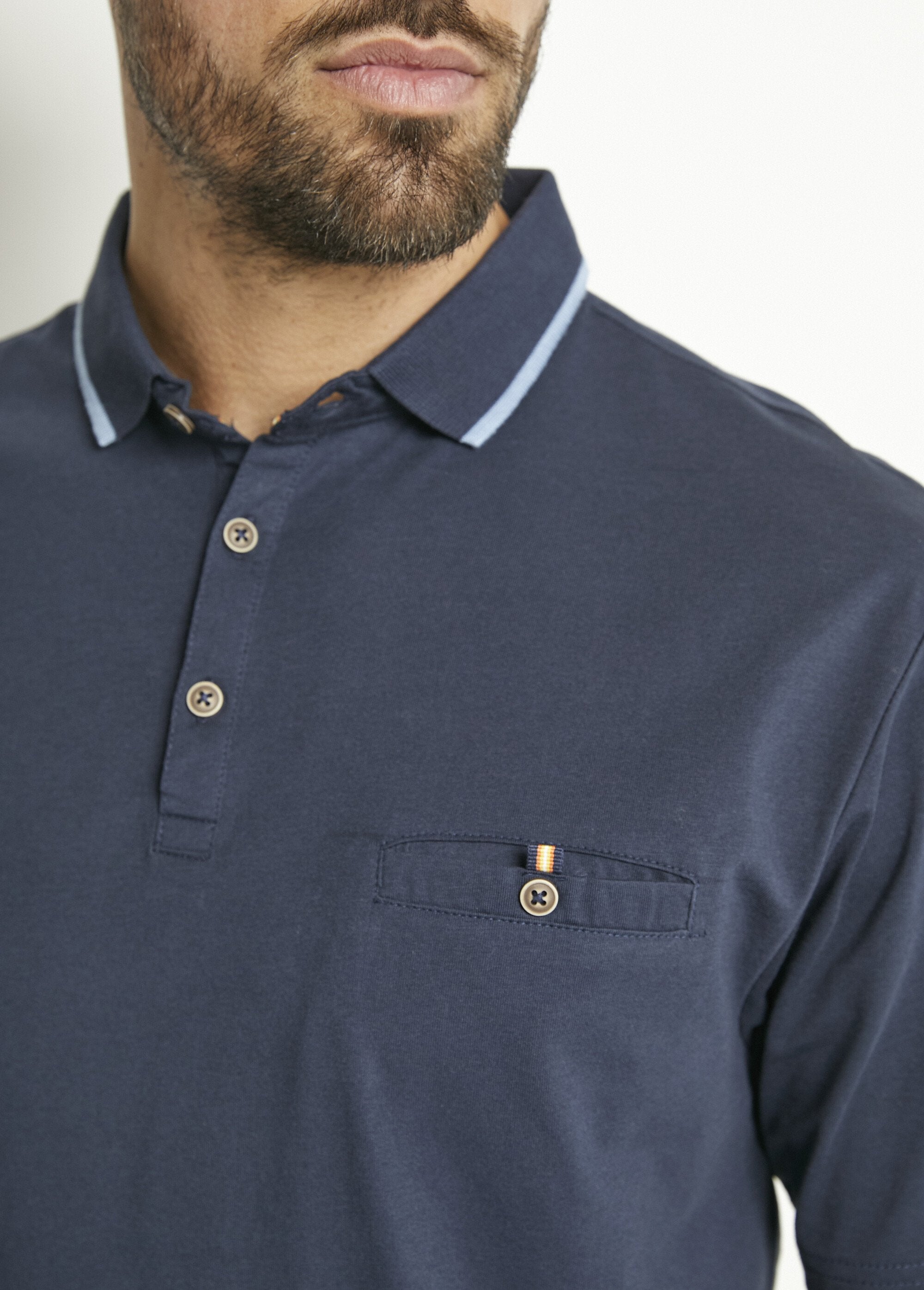 Polo_in_jersey_tinta_unita_con_colletto_in_cotone_bicolore_Marine_DE1_slim