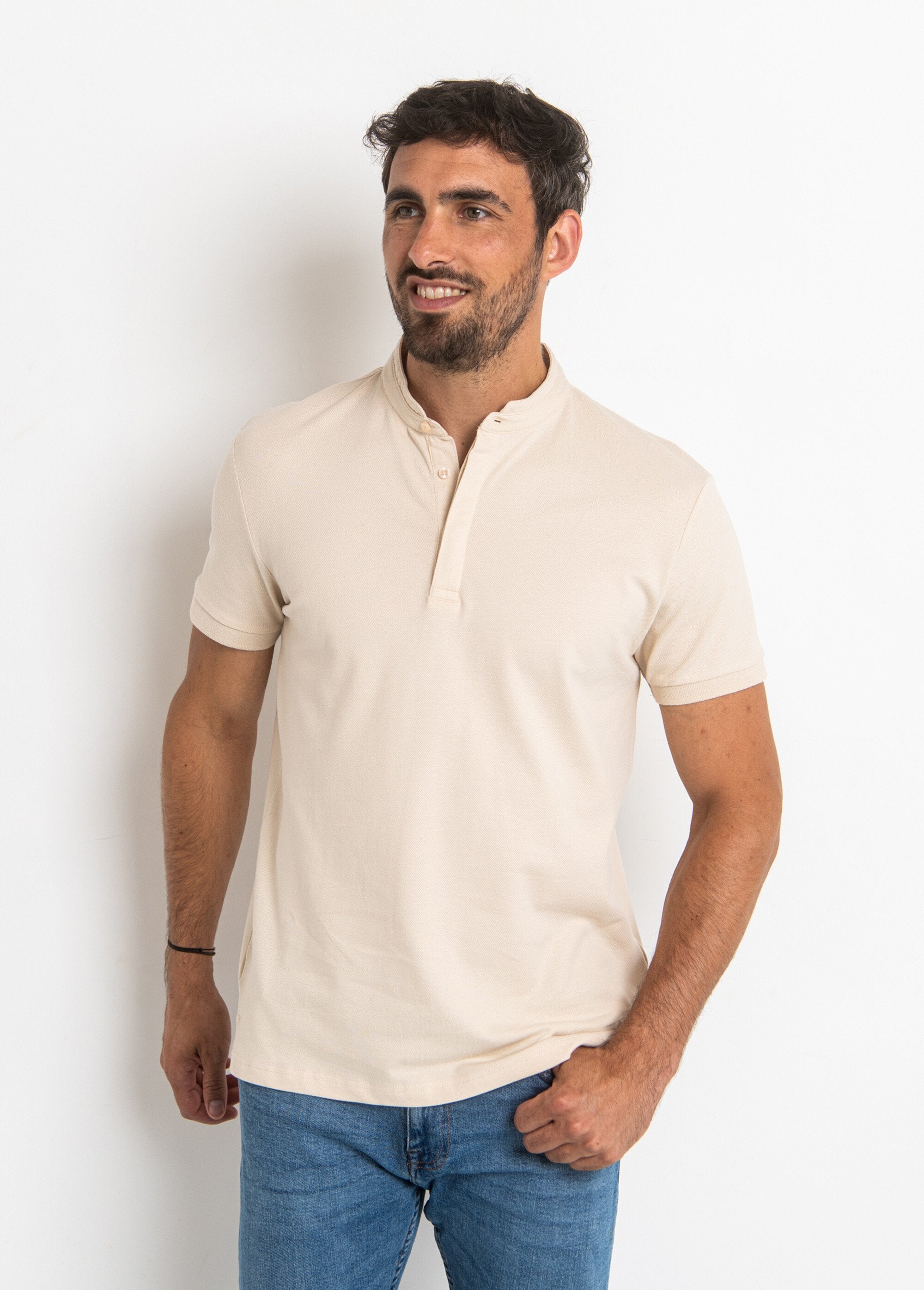 Polo_a_maniche_corte_con_colletto_Mao_Beige_FA1_slim