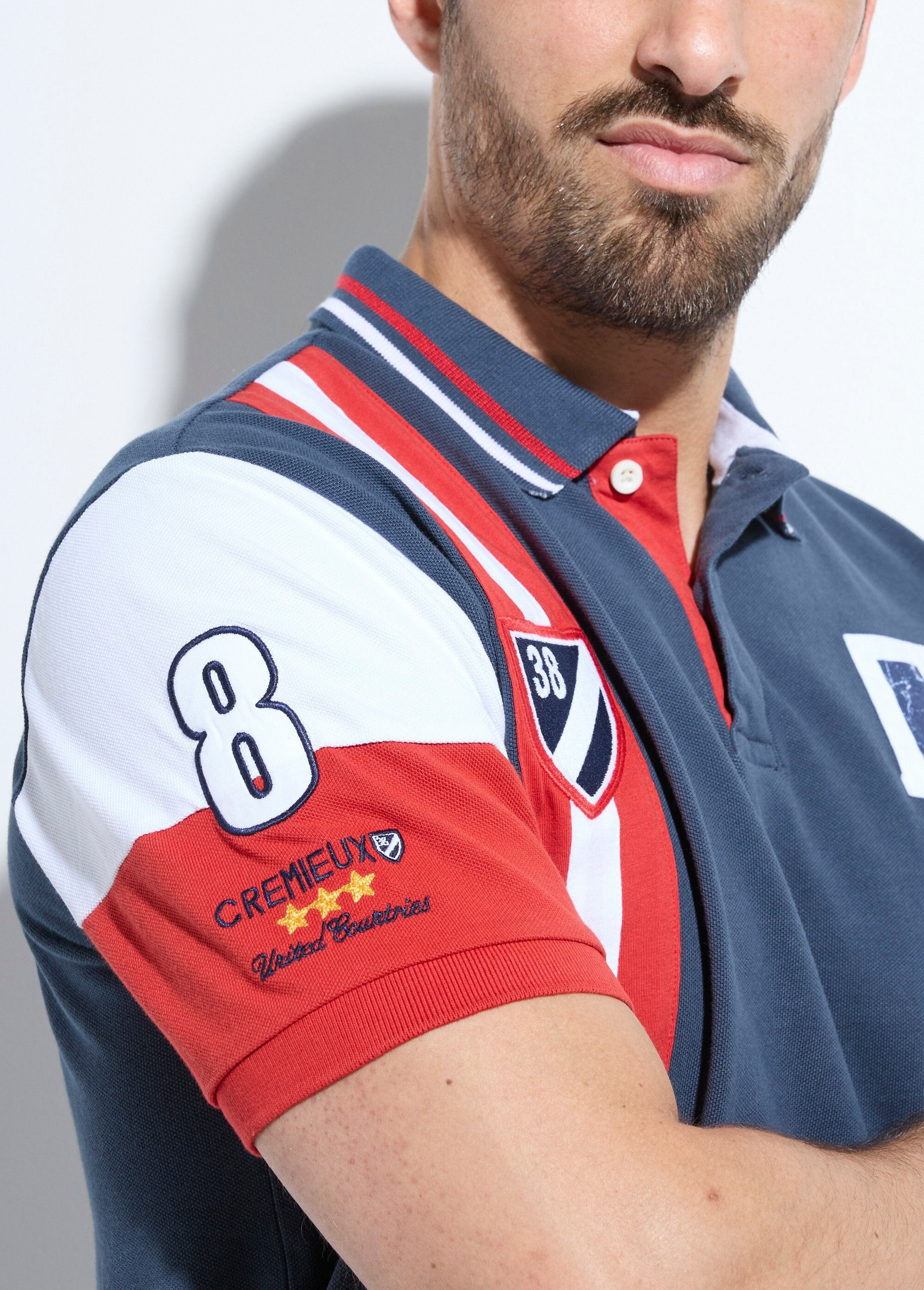 Polo_tricolore_con_dettagli_sportivi_chic_Marine_DE1_slim