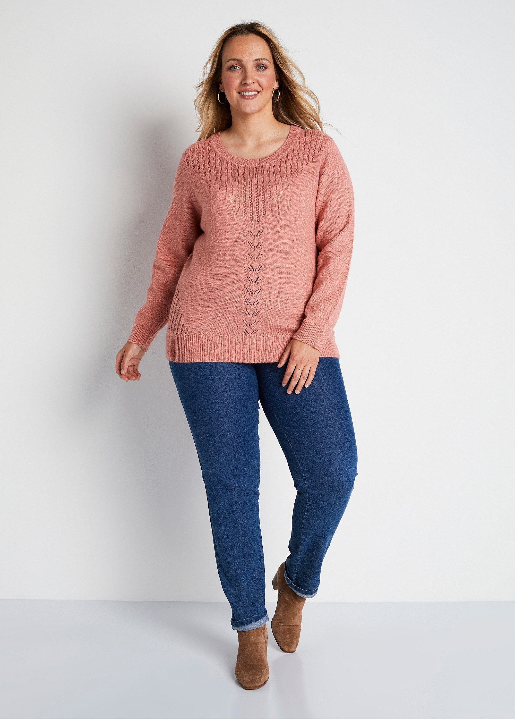 Maglia_traforata_con_fibre_riciclate_e_lana_ROSA_SF1_curvy