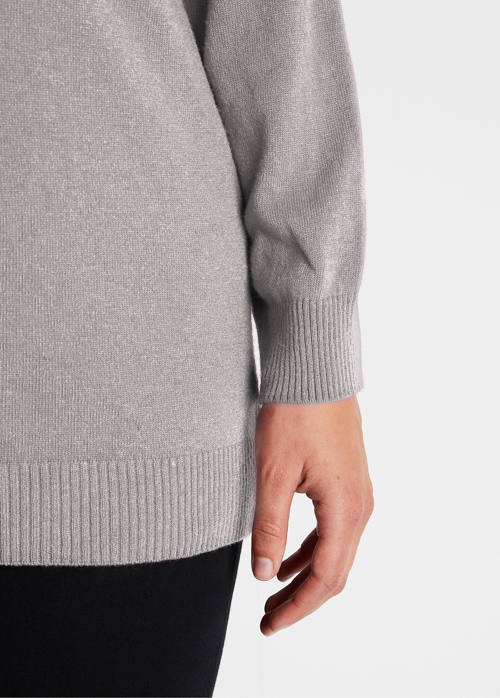 Maglione_con_fibre_riciclate,_lana_e_cashmere_GRIGIO_DE1_curvy